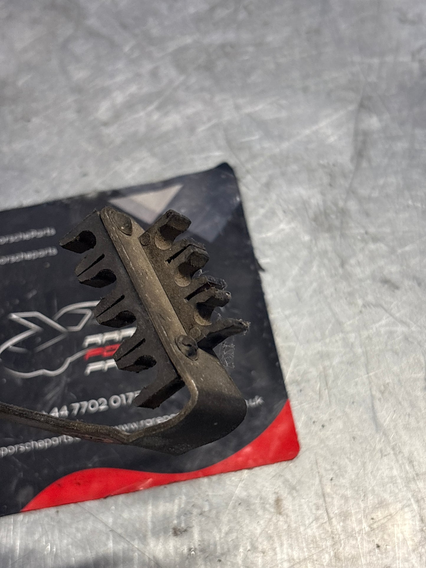 Porsche 924 fuel supply line support bracket, used 047133191D