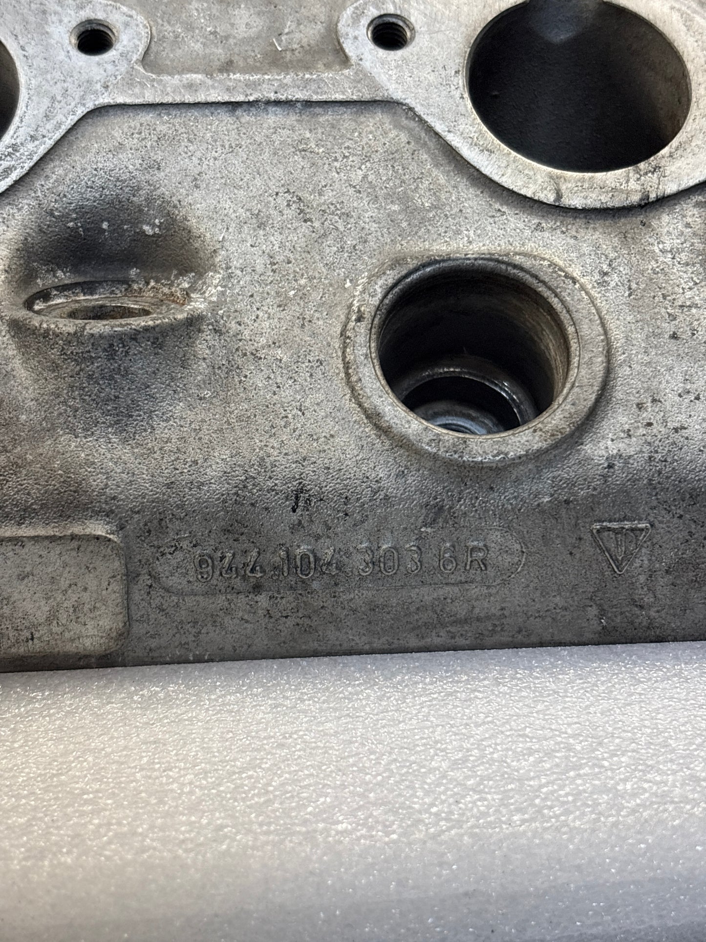Porsche 944 8V Cylinder head, refurbished, 9441043036R