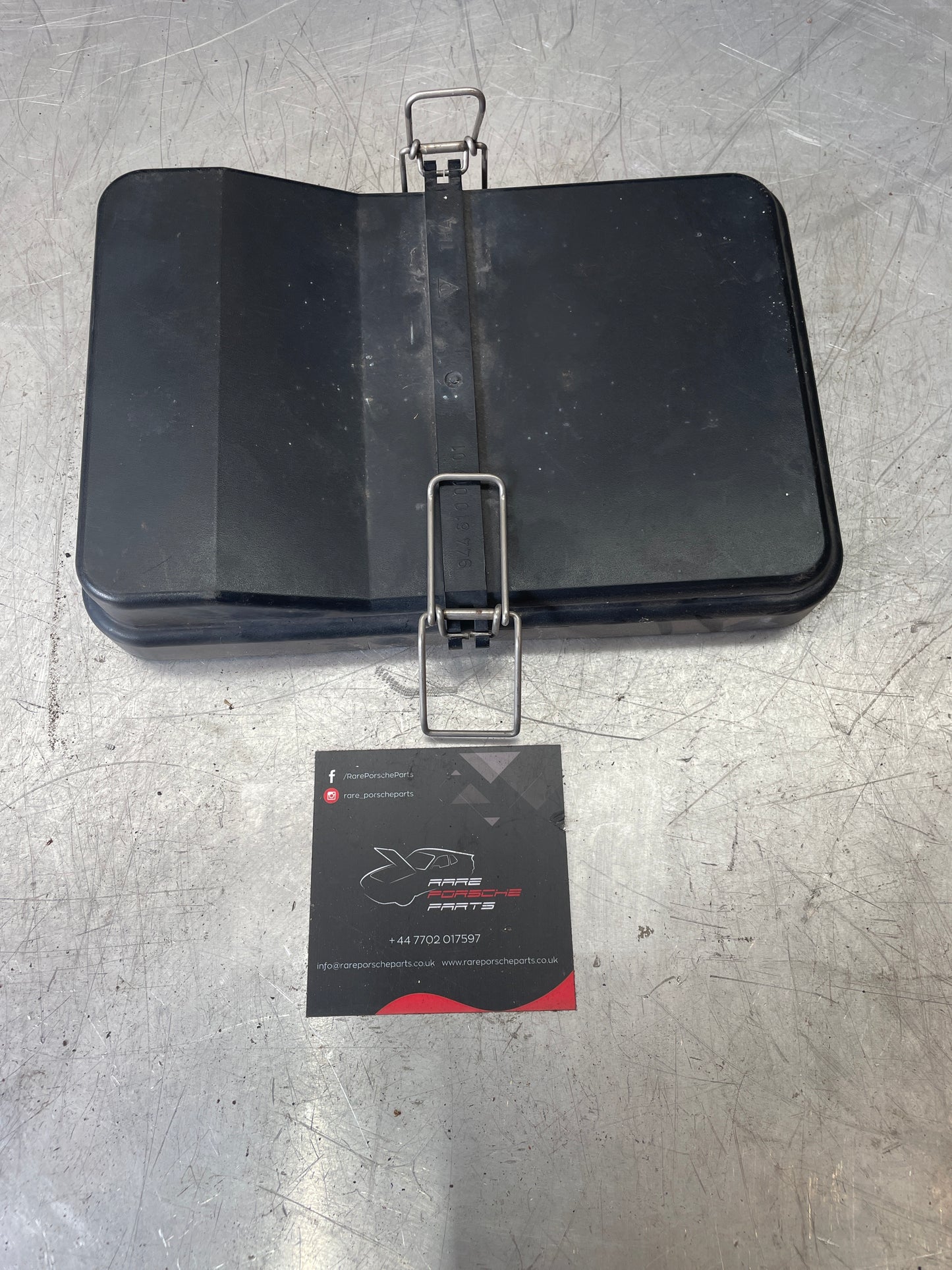 Porsche 944 Fuse box lid / Fuse board lid / cover 94461013104, 94461001701