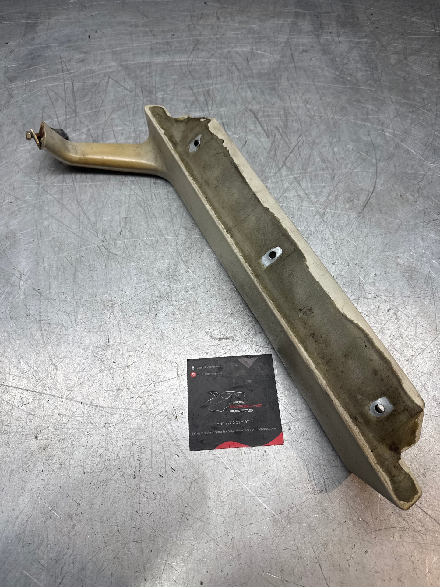 Porsche 944 Türgriff Armlehne rechts, Creme, 477867172 gebraucht