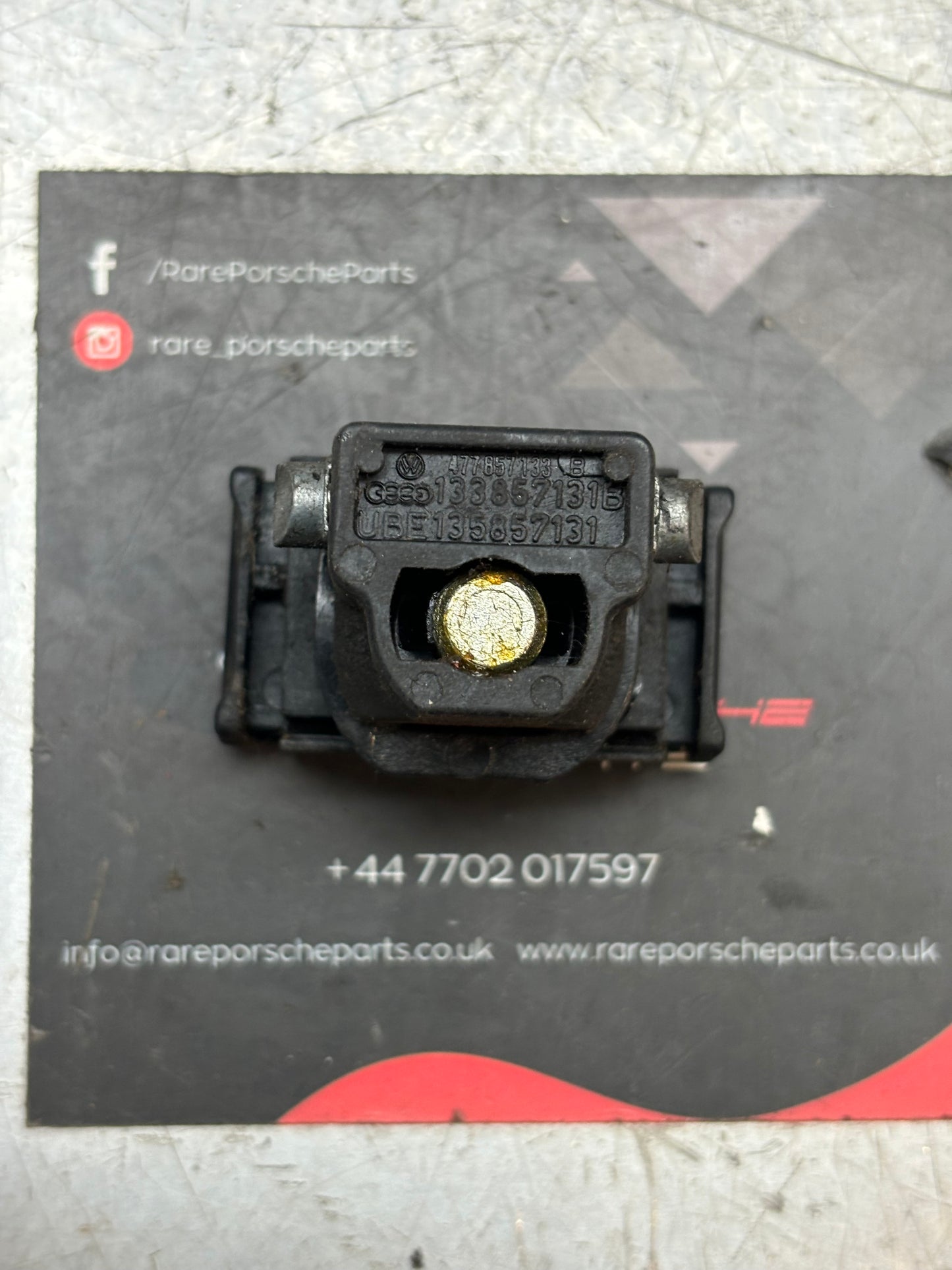 Porsche 924/944 glove box lock in black without badge 477857133 used