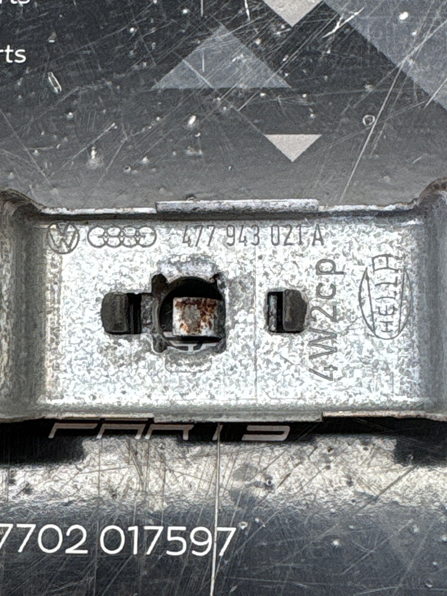 Porsche 924 / 944 Kennzeichenbeleuchtungsgehäuse hinten 477943021A