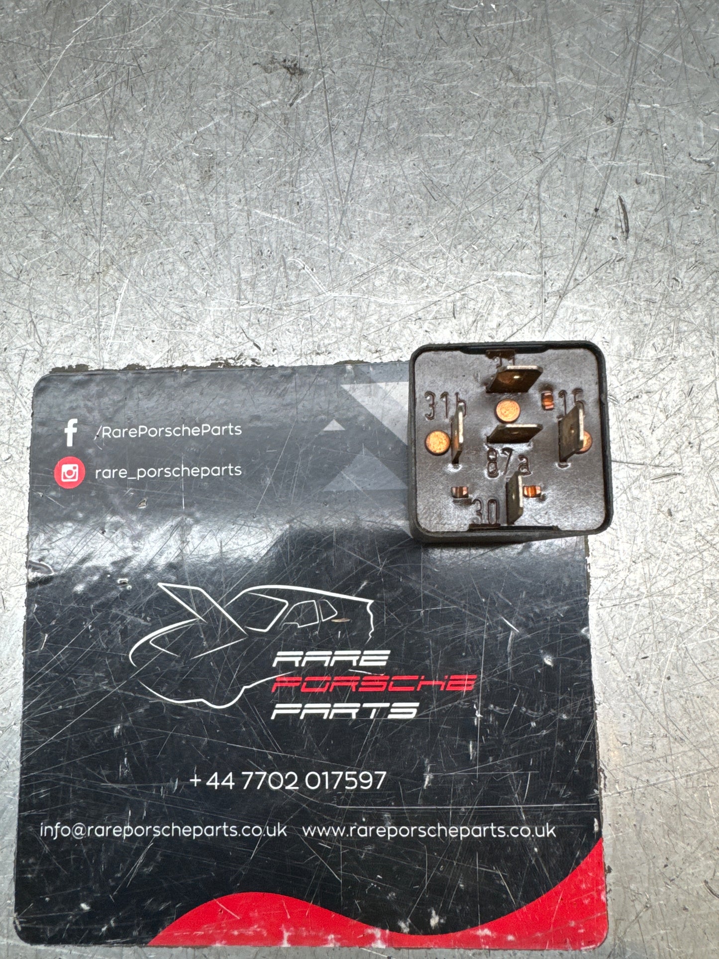 Porsche 928 S4 kick down relay 92861810901 / 928.618.109.01 used