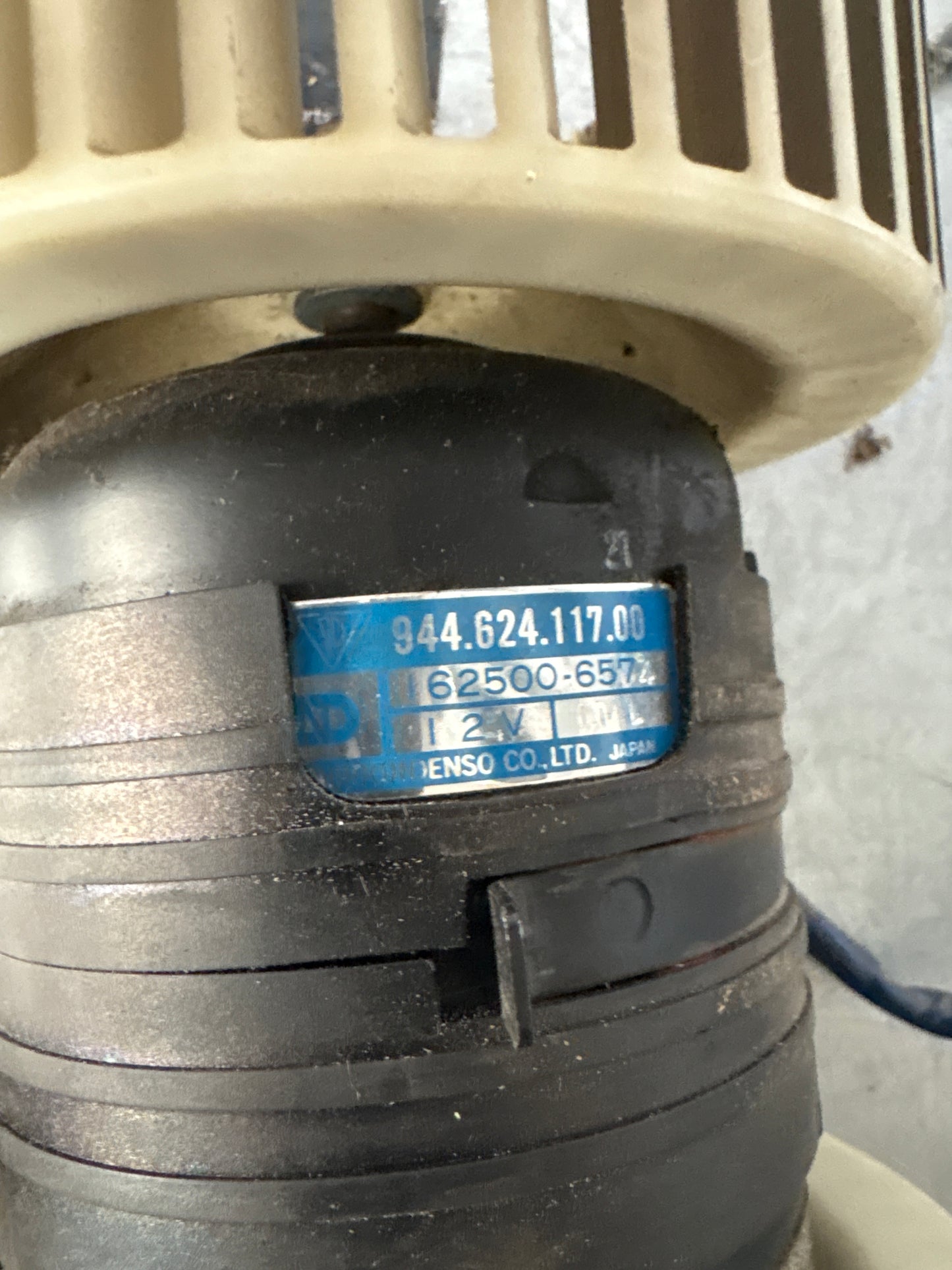 Porsche 944 blower heater fan motor 94462411700 used