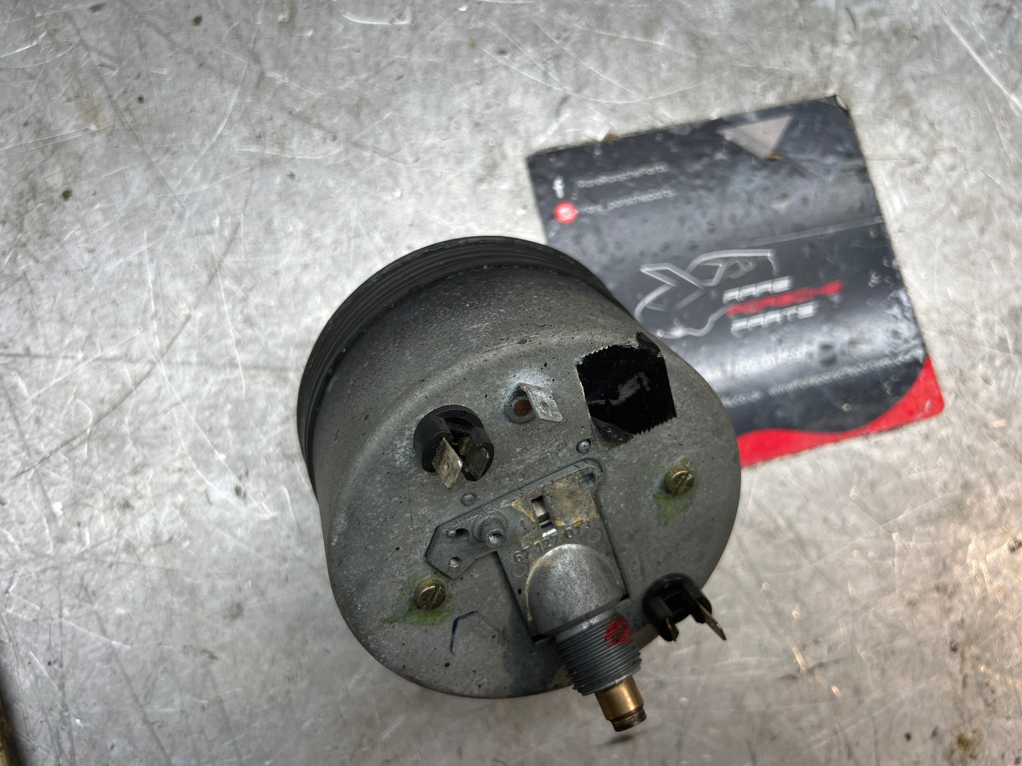 Porsche 924 MPH Speedometer showing 22955 miles , 477 957 031 L 477957031 used