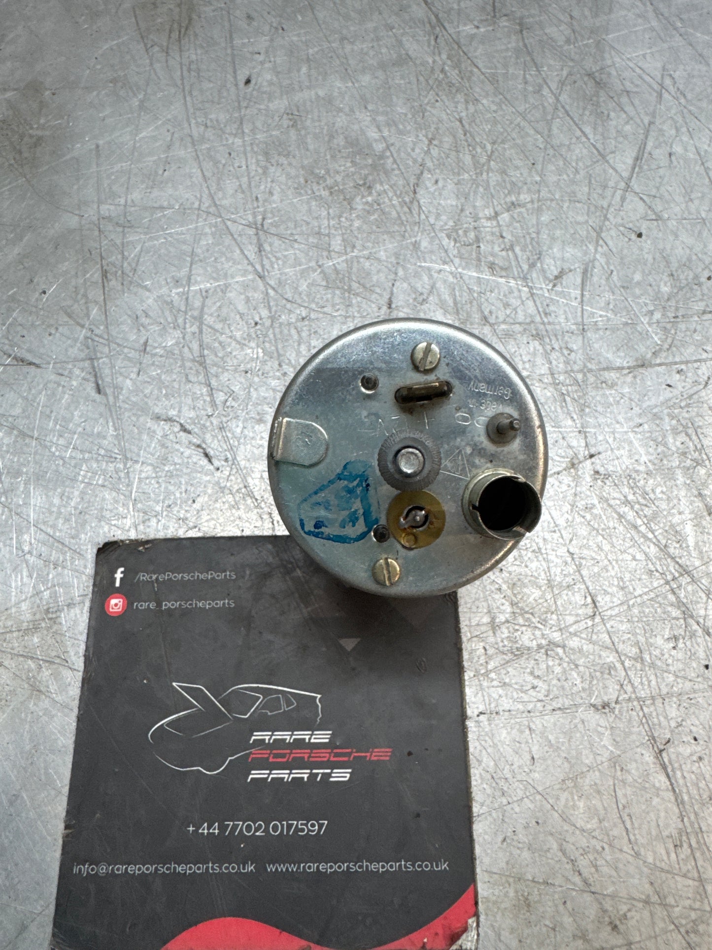 Porsche 924 2.0 N/A early clock for centre console 477919211 used