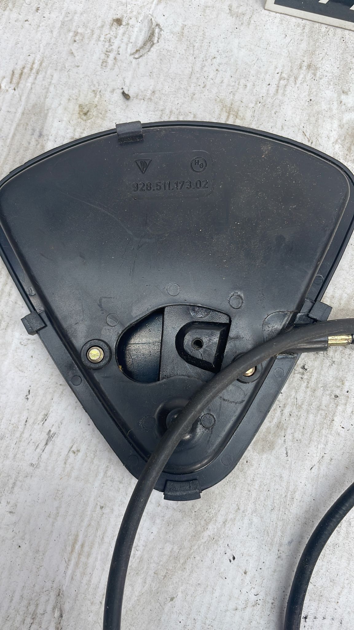 Porsche 944/924/928/968 bonnet release handle with cable 92851117302 / 928 511 173 02 used