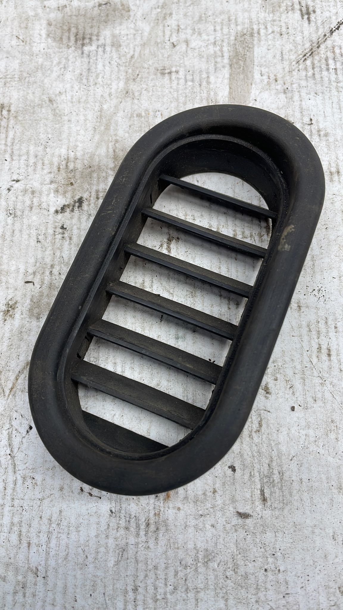 Porsche 924/944/968 Right door air vent grill trim, used 477819180 used