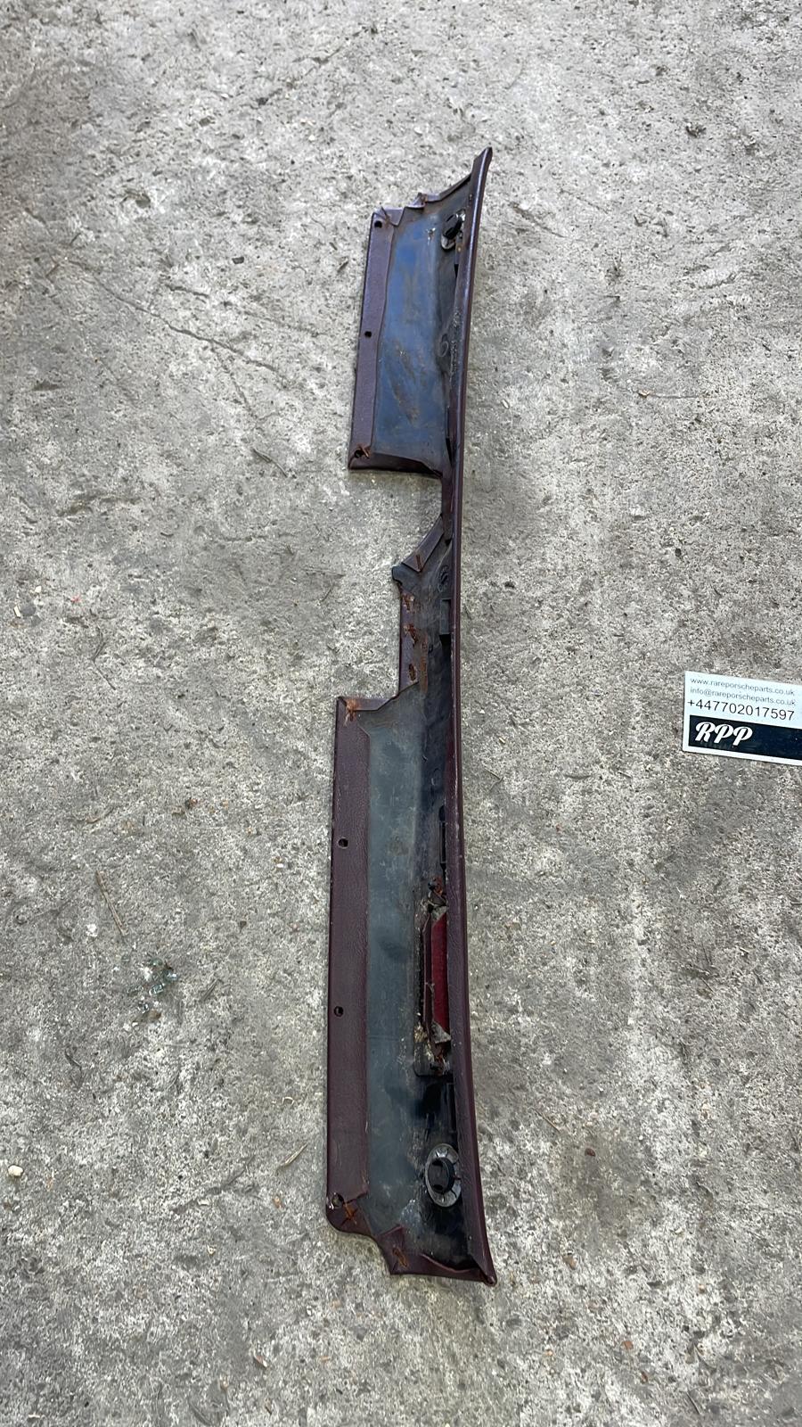 Porsche 928 Rivestimento portellone bordeaux, parte inferiore, usata
