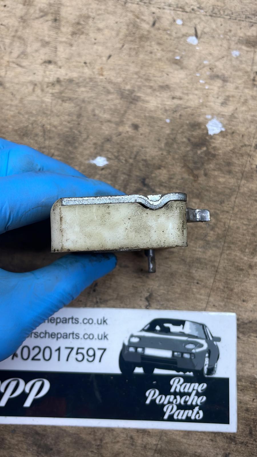 Porsche 924 944 928 right door lock mechanism 92853715402, used