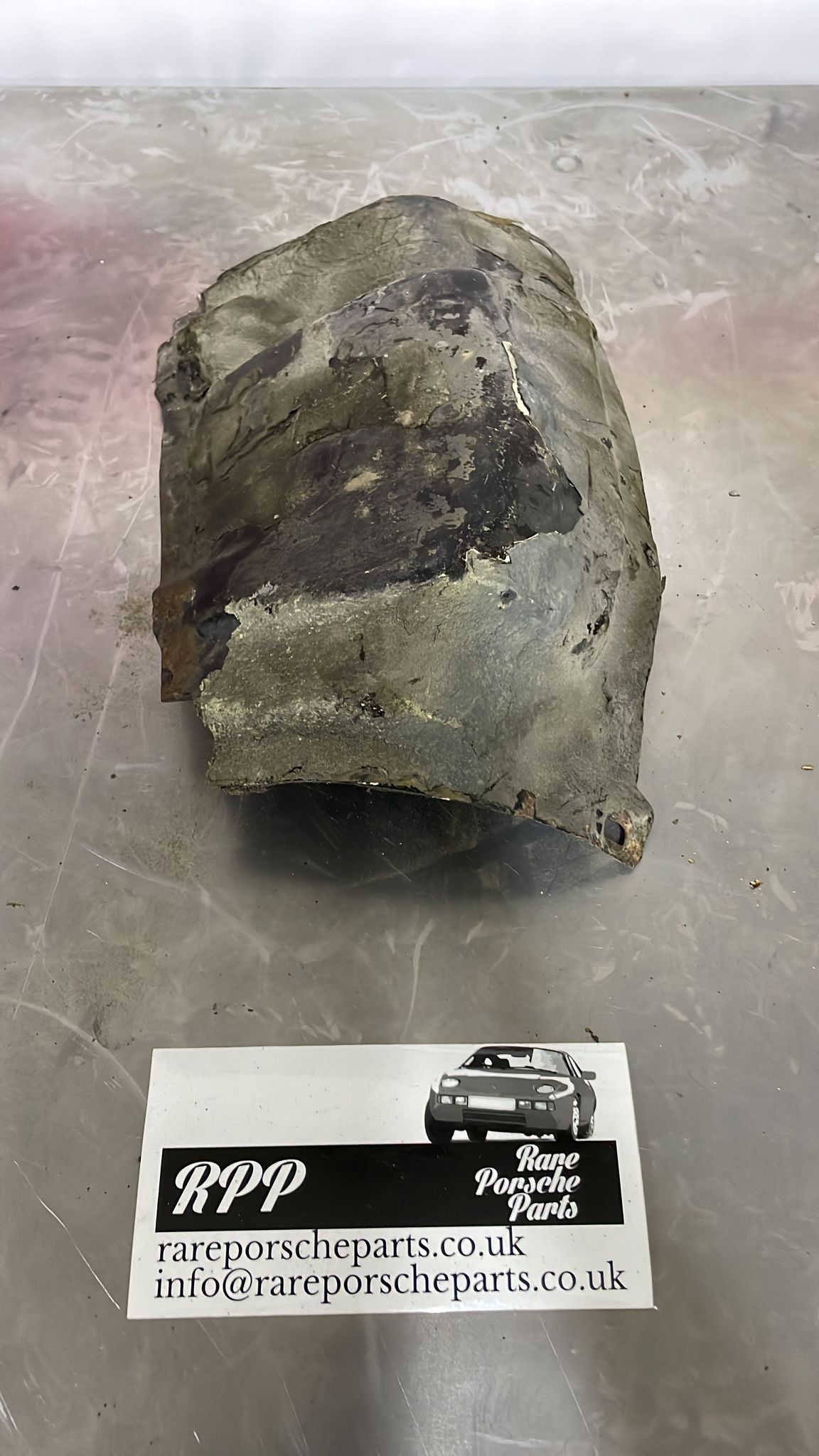 Porsche 928 S fuel tank cover 92820114503, used