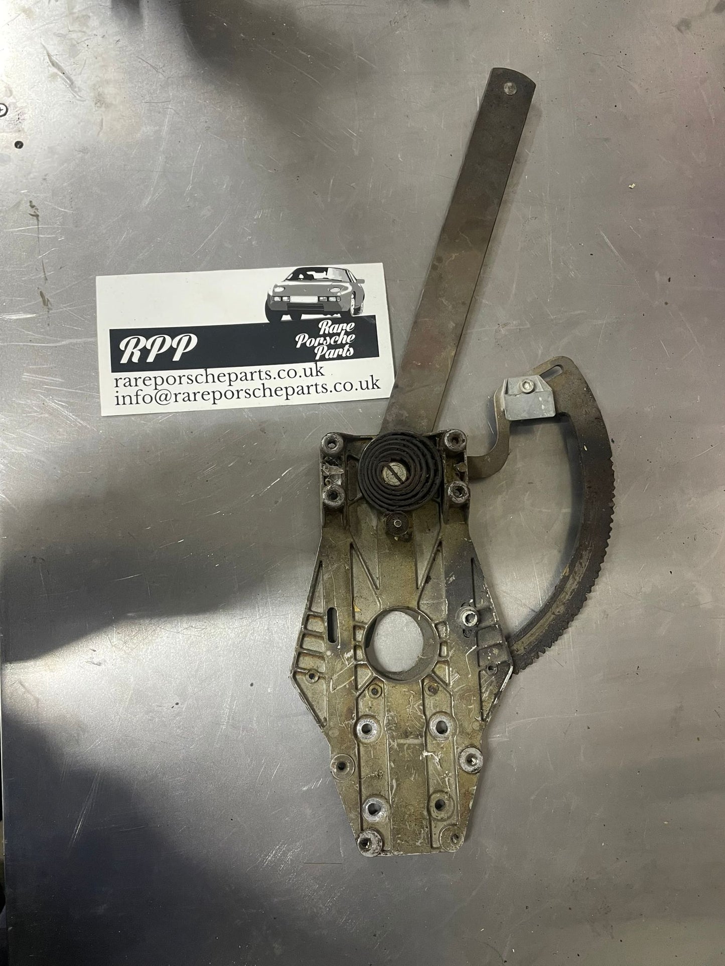 Porsche 928 window regulator mechanism right, 92853707602 used