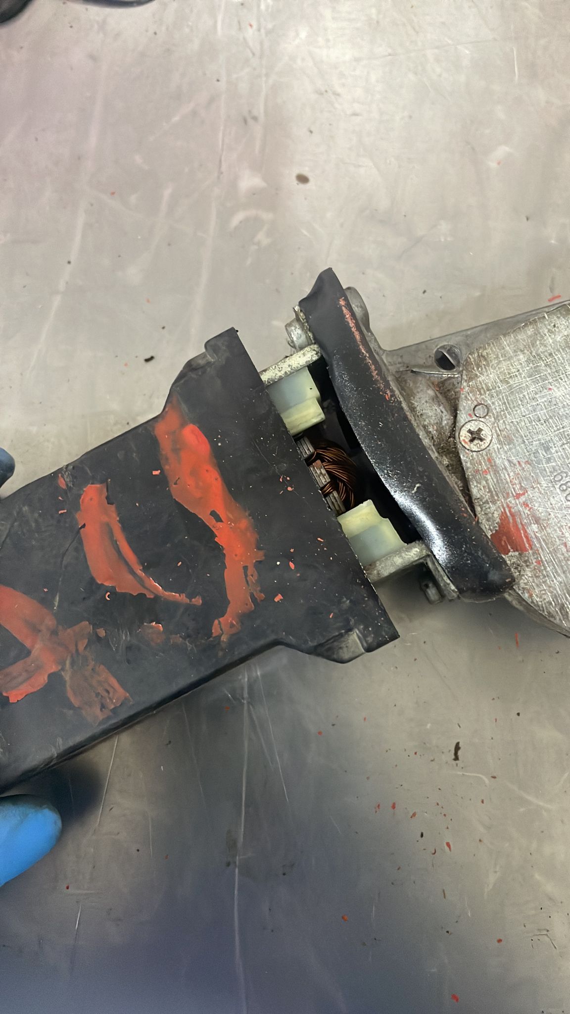 Motorino alzacristallo Porsche 928, destro 0130820079, plastica usata danneggiata!!