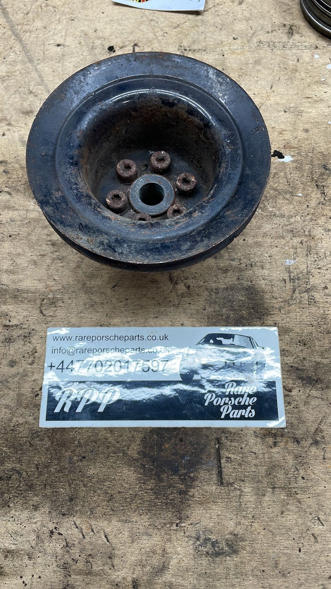 Porsche 924 2.0 Crankshaft V Pulley and gear 048105255A 048105209 used