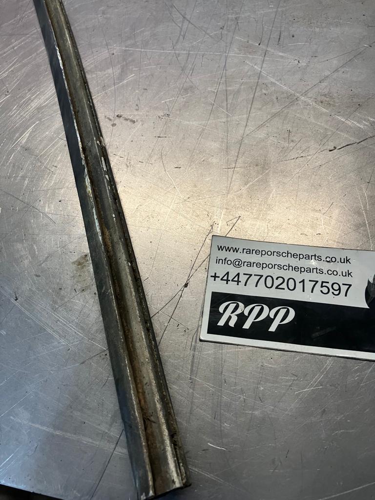 Listello per bordo tetto Porsche 928, sinistro, 92855911904, usato