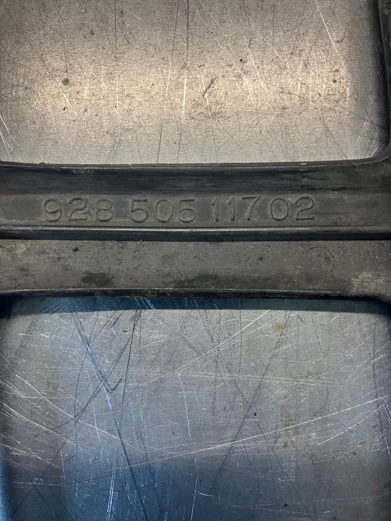 Porsche 928 Fahrlicht-Zierrahmen links, gebraucht 92850511702