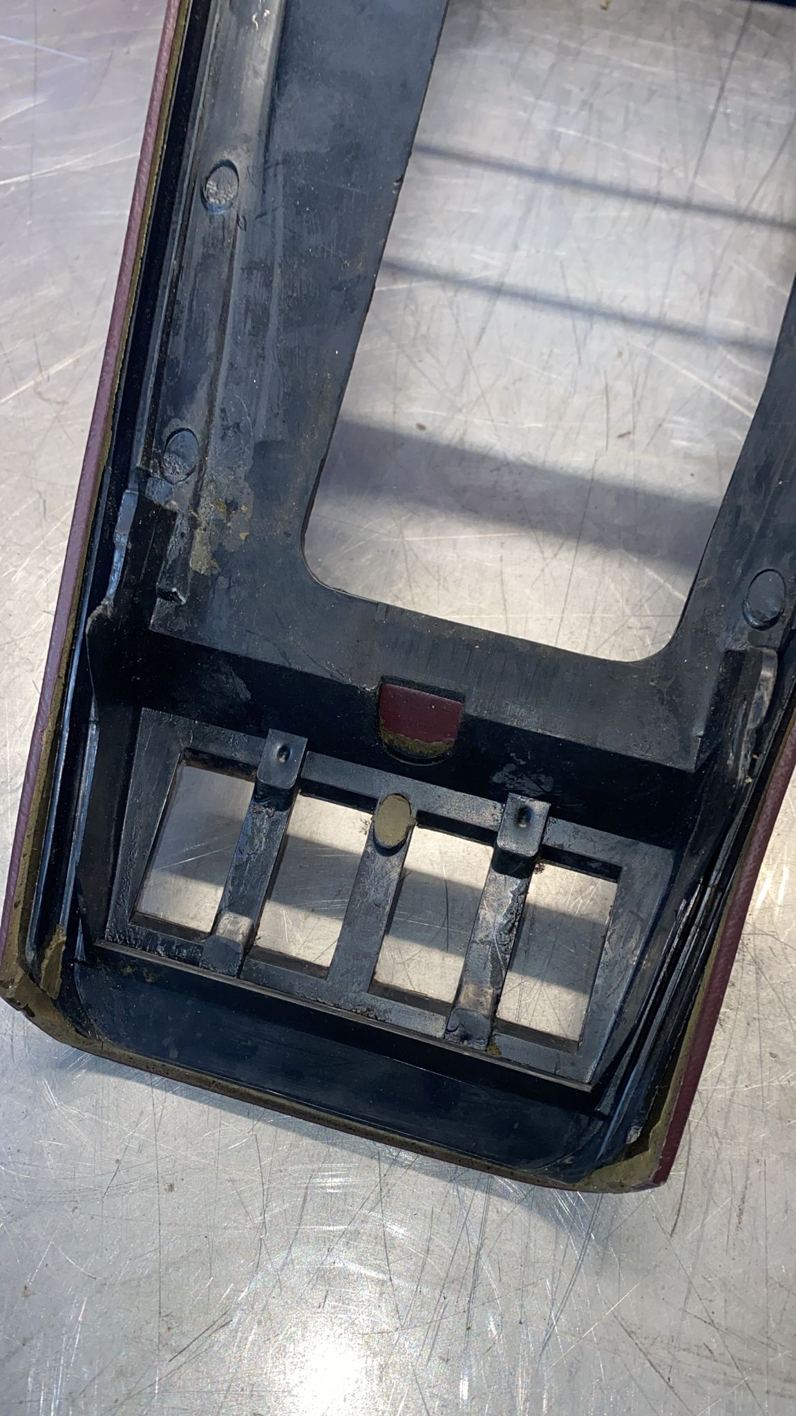 Porsche 928 Center console, used 92855206304 burgundy