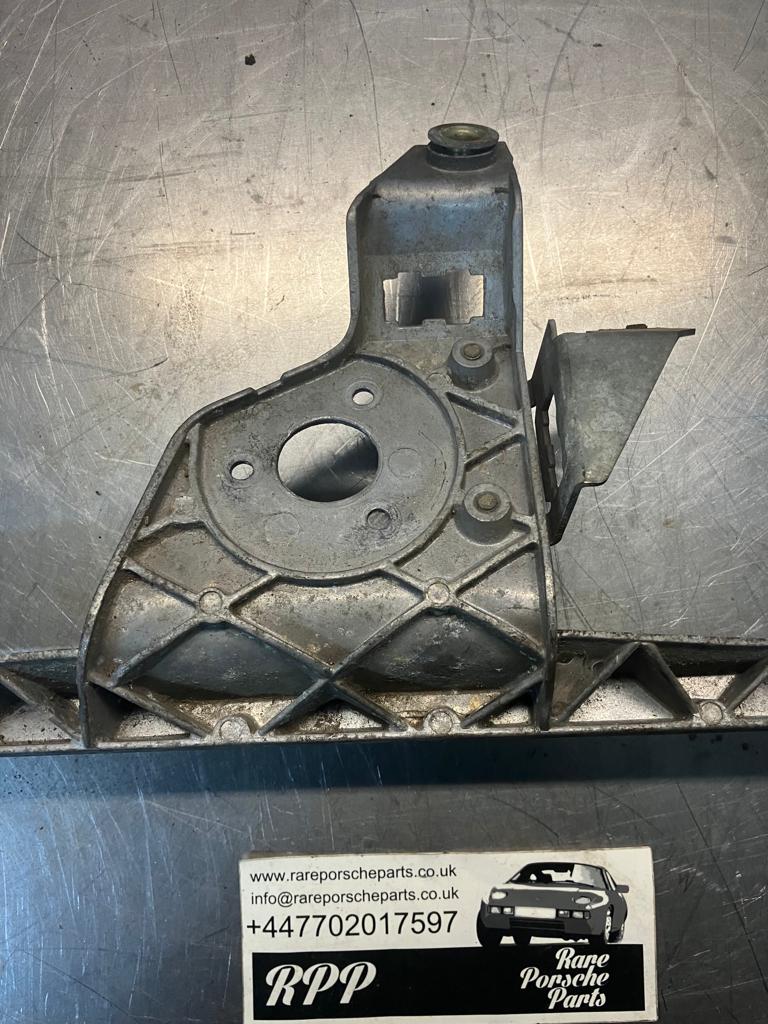 Porsche 928 windscreen wiper frame, mechanism, 92862800607, used