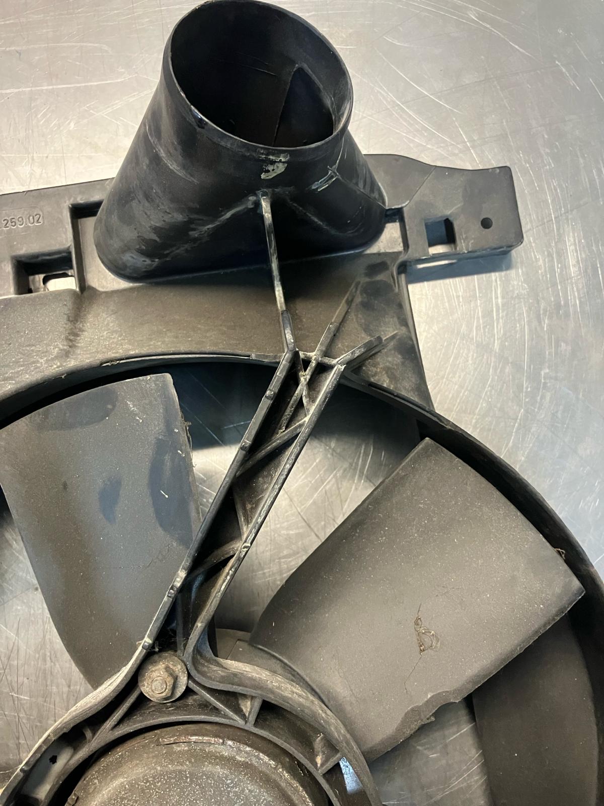 Motore ventola radiatore Porsche 928, usato 92810625902