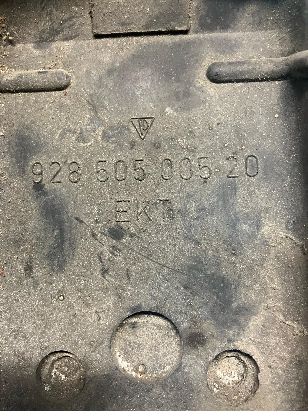 Porsche 928 rear bumper guard, left side, used 92850500520