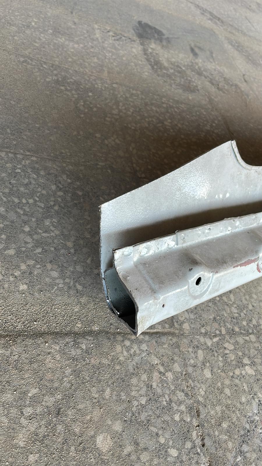 Porsche 928 A pillar cut, roof frame lateral, left 92850230102 / 92850233102