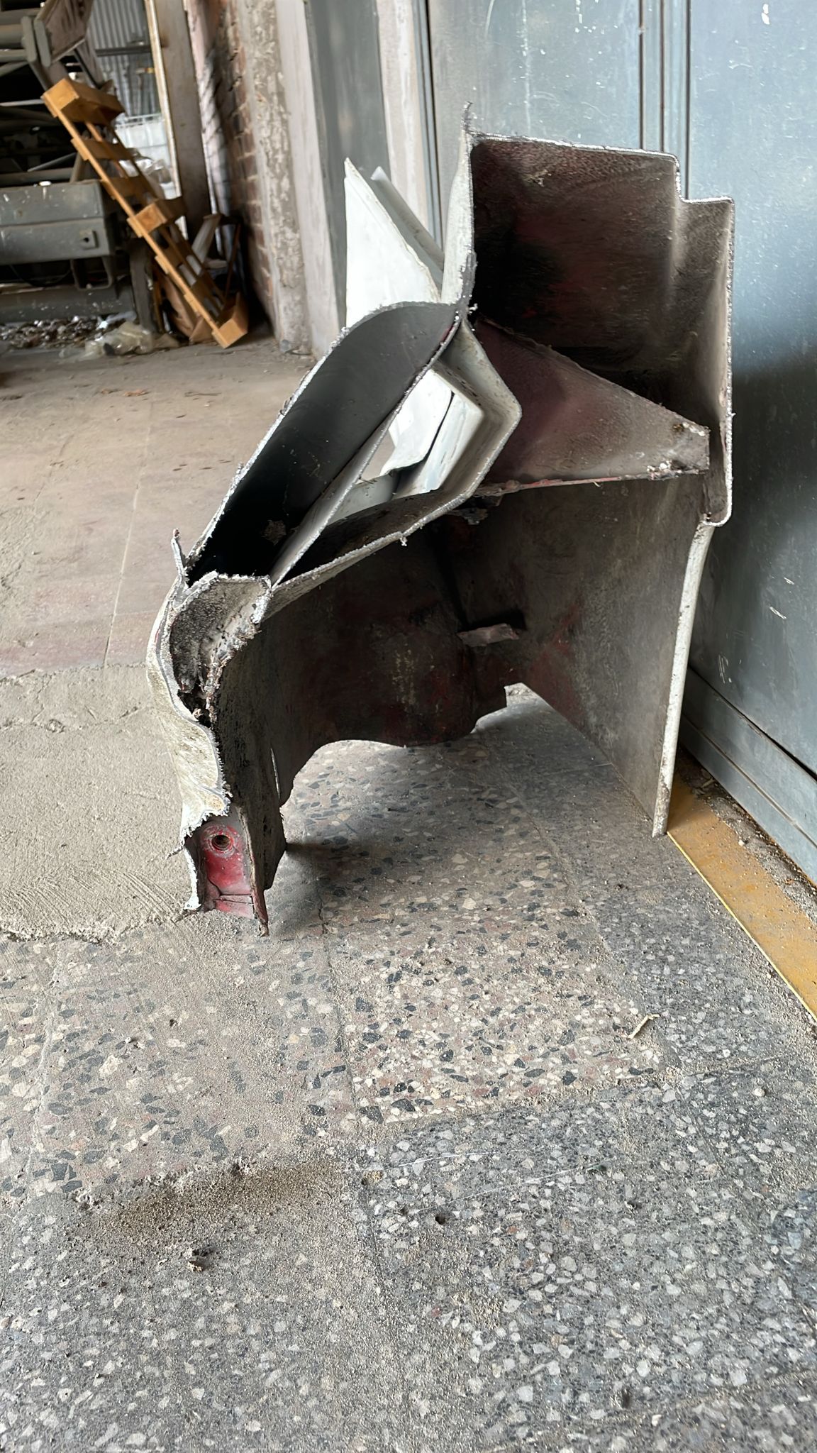 Porsche 928 rear fender cut left side, 92850306114