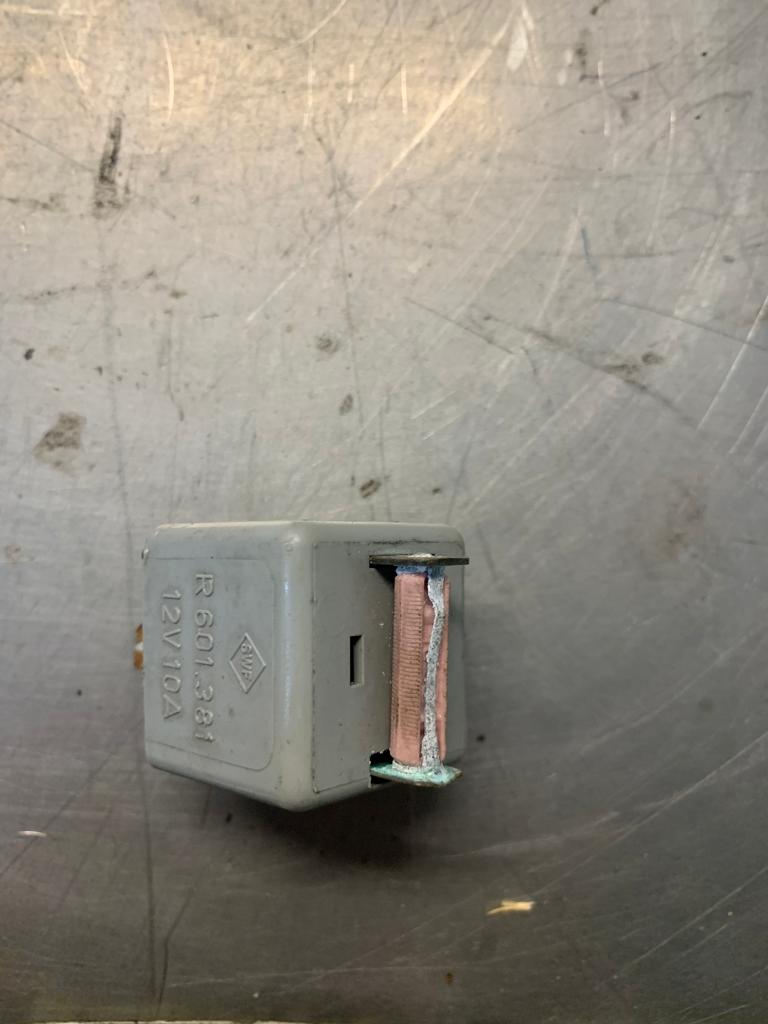 Relè clacson Porsche 944, usato R601381