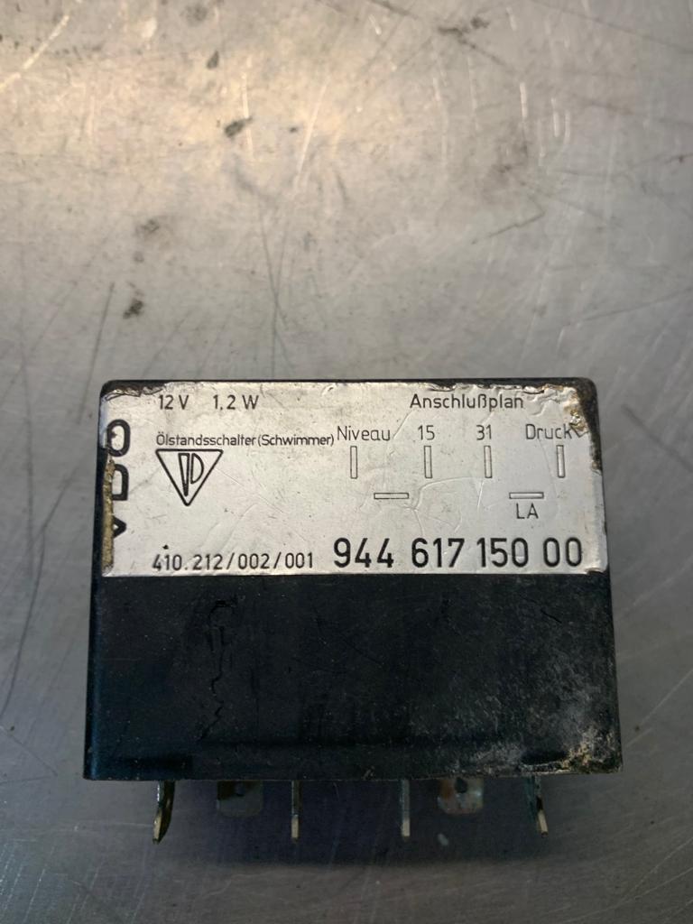 Porsche 924 / 944 oil level relay, used 94461715000