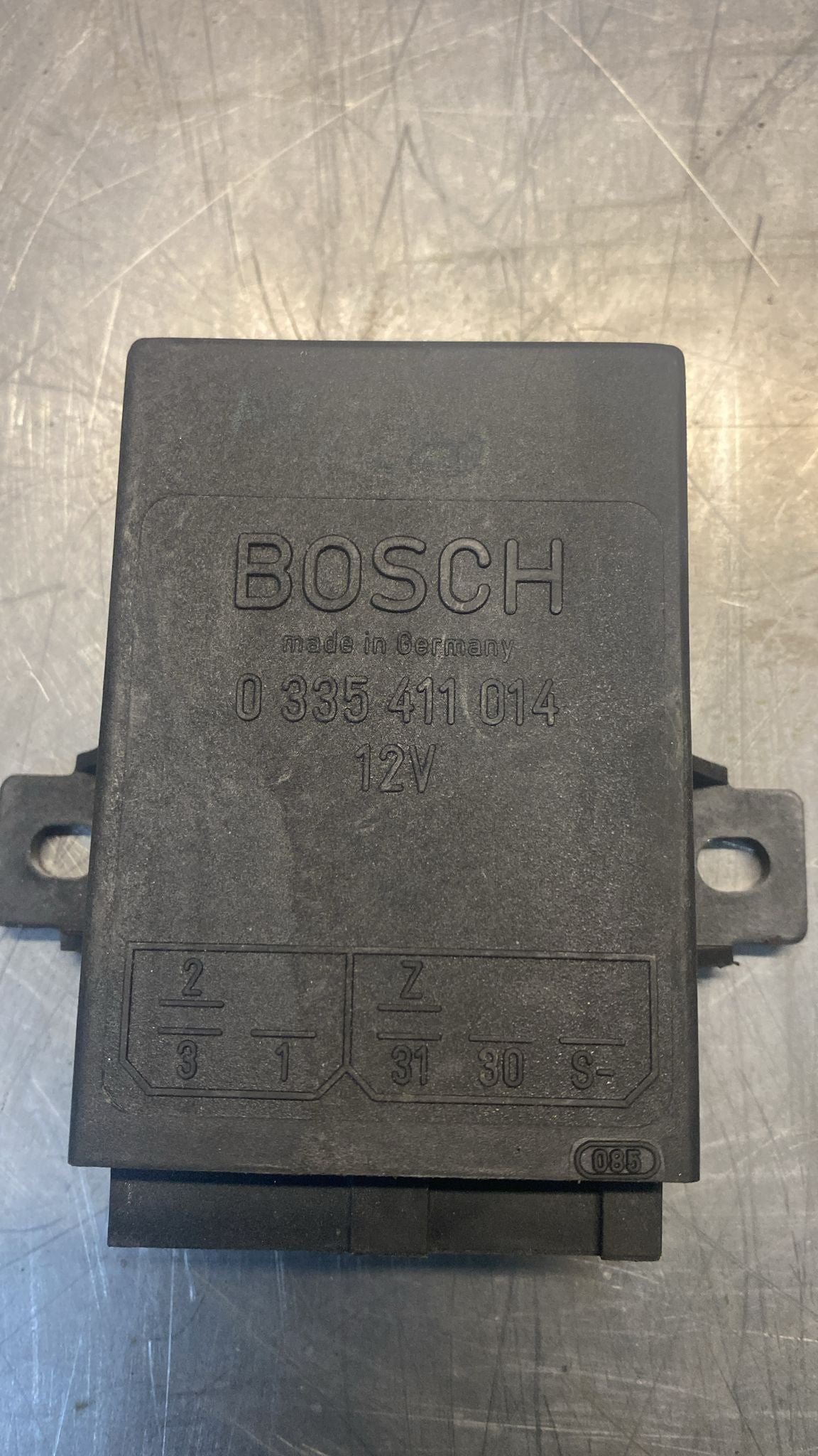 Porsche/Mercedes relay control module 0335411014