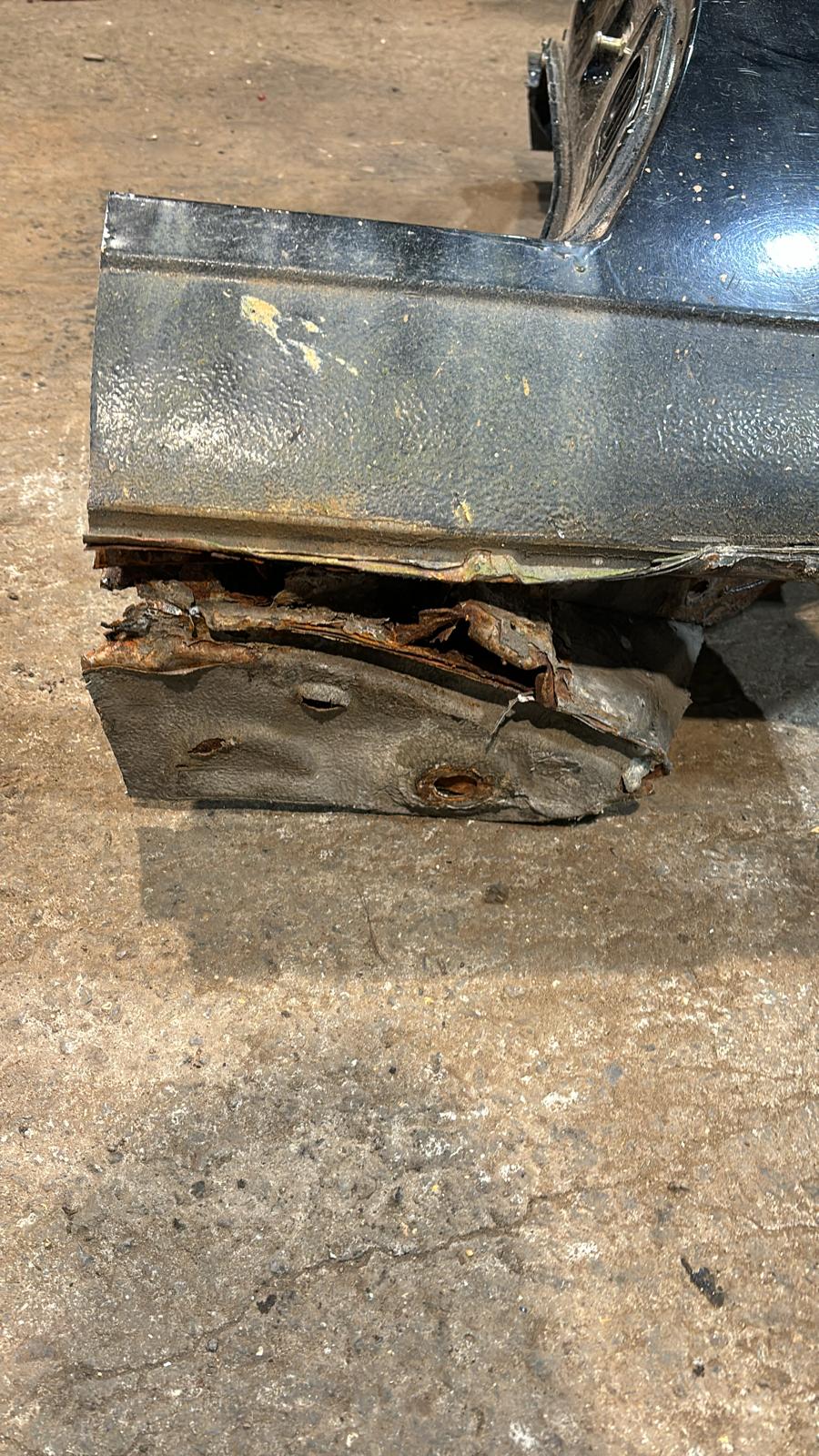 924 rear left wing, early type from a 1976 car