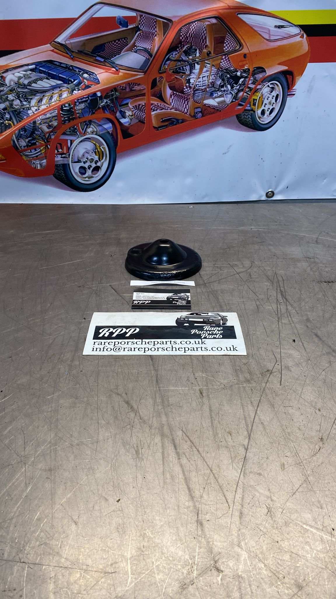 Porsche 924/944 Turbo suspension flange bearing, refurbished 133412341