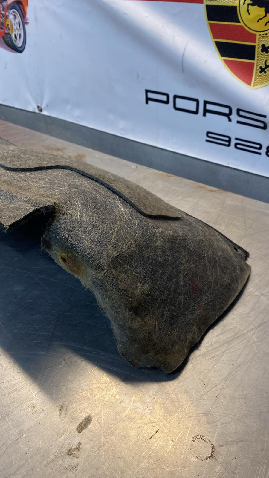 Porsche 924/944 85.5- rear left side trim carpet, black, 94455508301, used