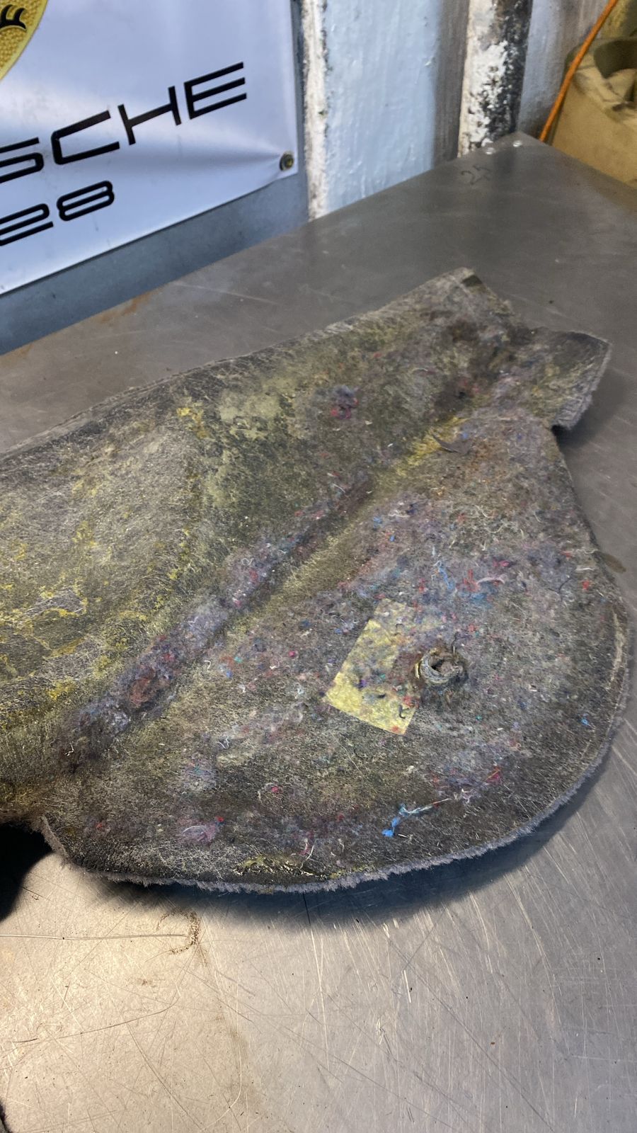 Porsche 924/944 85.5- rear right side trim carpet, grey, 94455508402, used