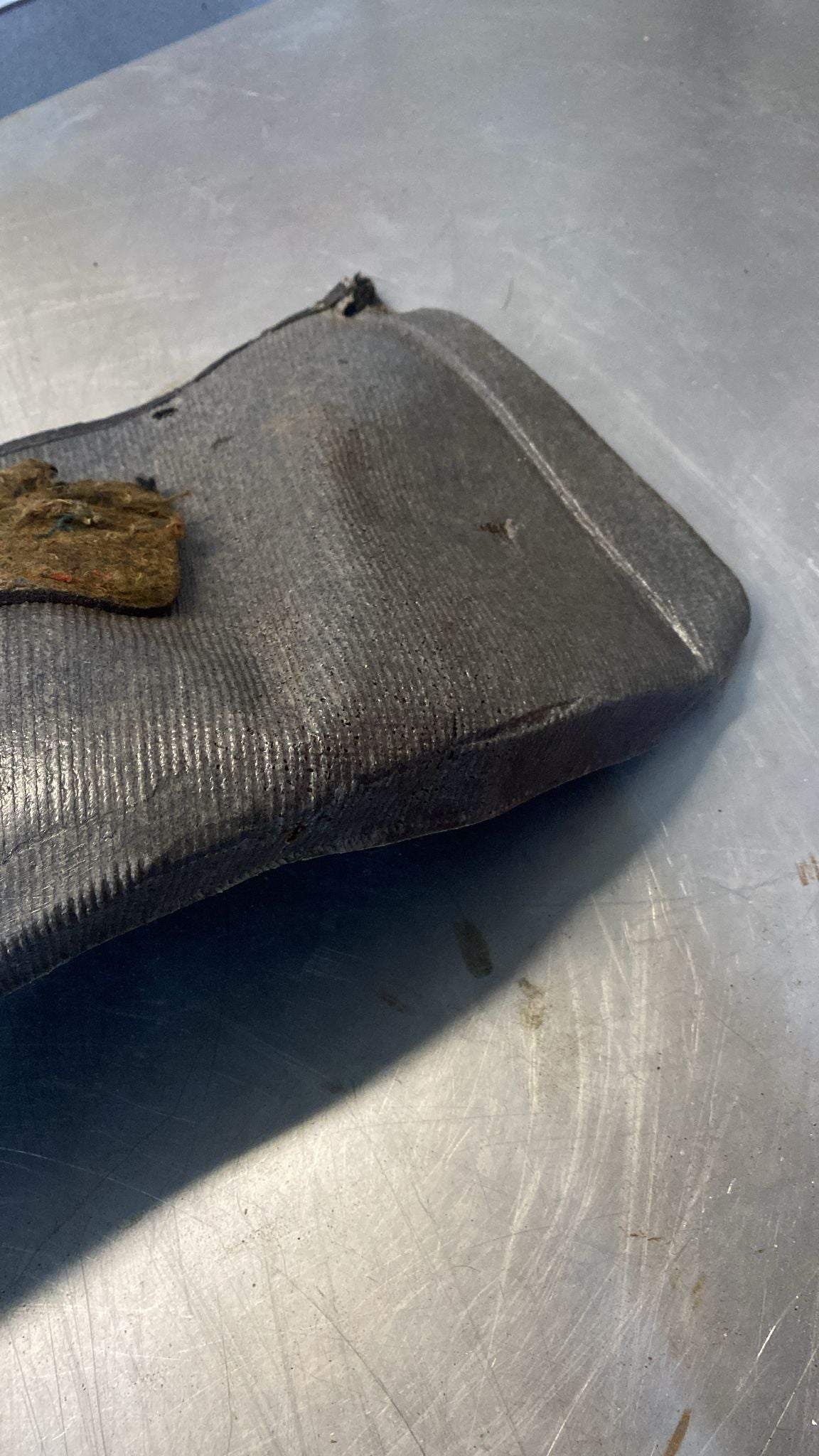 Porsche 924/944 85.5- rear left side trim carpet, black, 94455508402, used