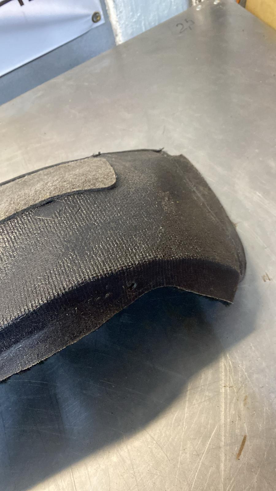 Porsche 924/944 85.5- rear left side trim carpet, black, 94455508301, used