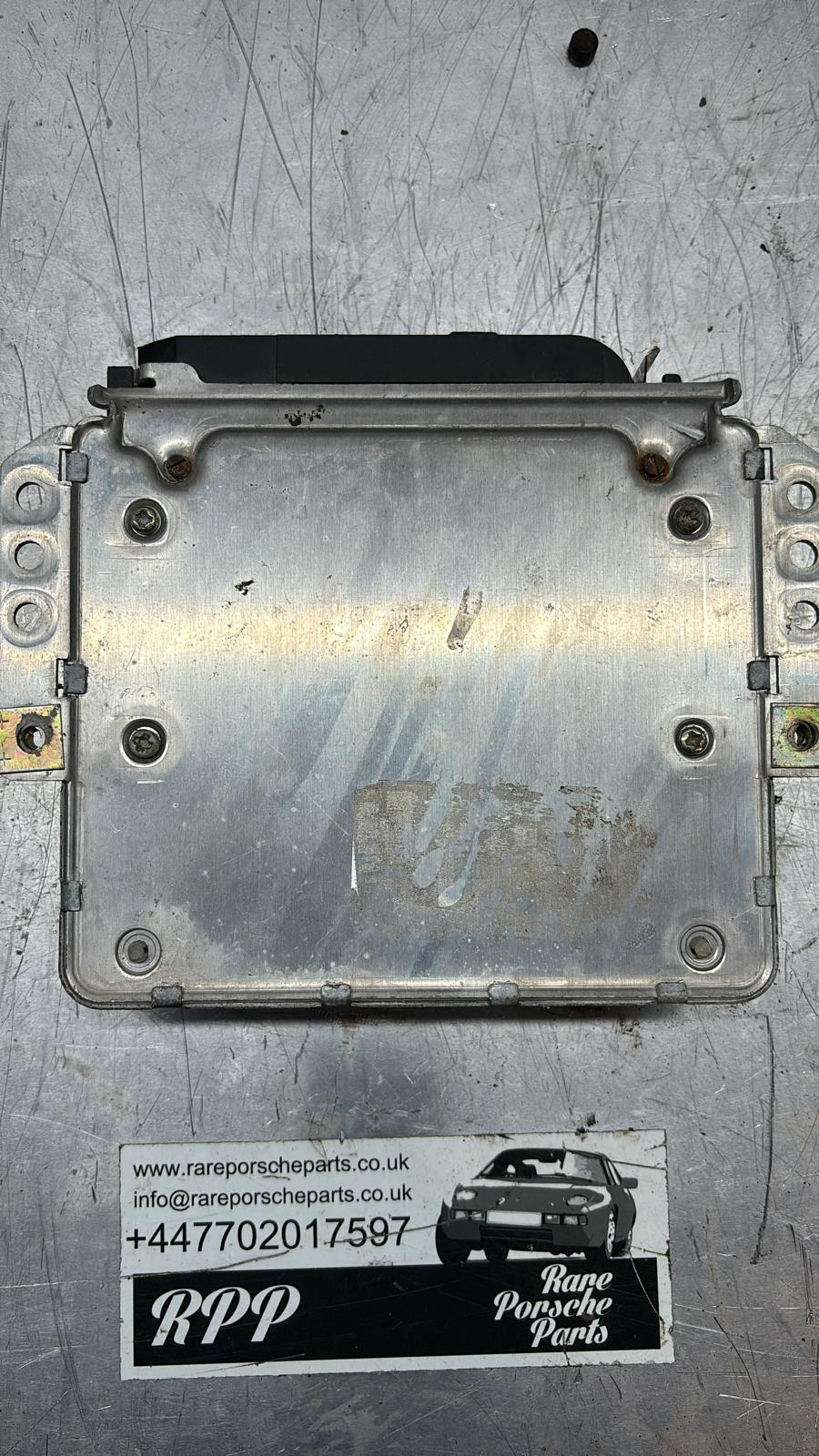 Porsche 944 2.7 Engine Control Unit, used 0261200089 / 94461812106