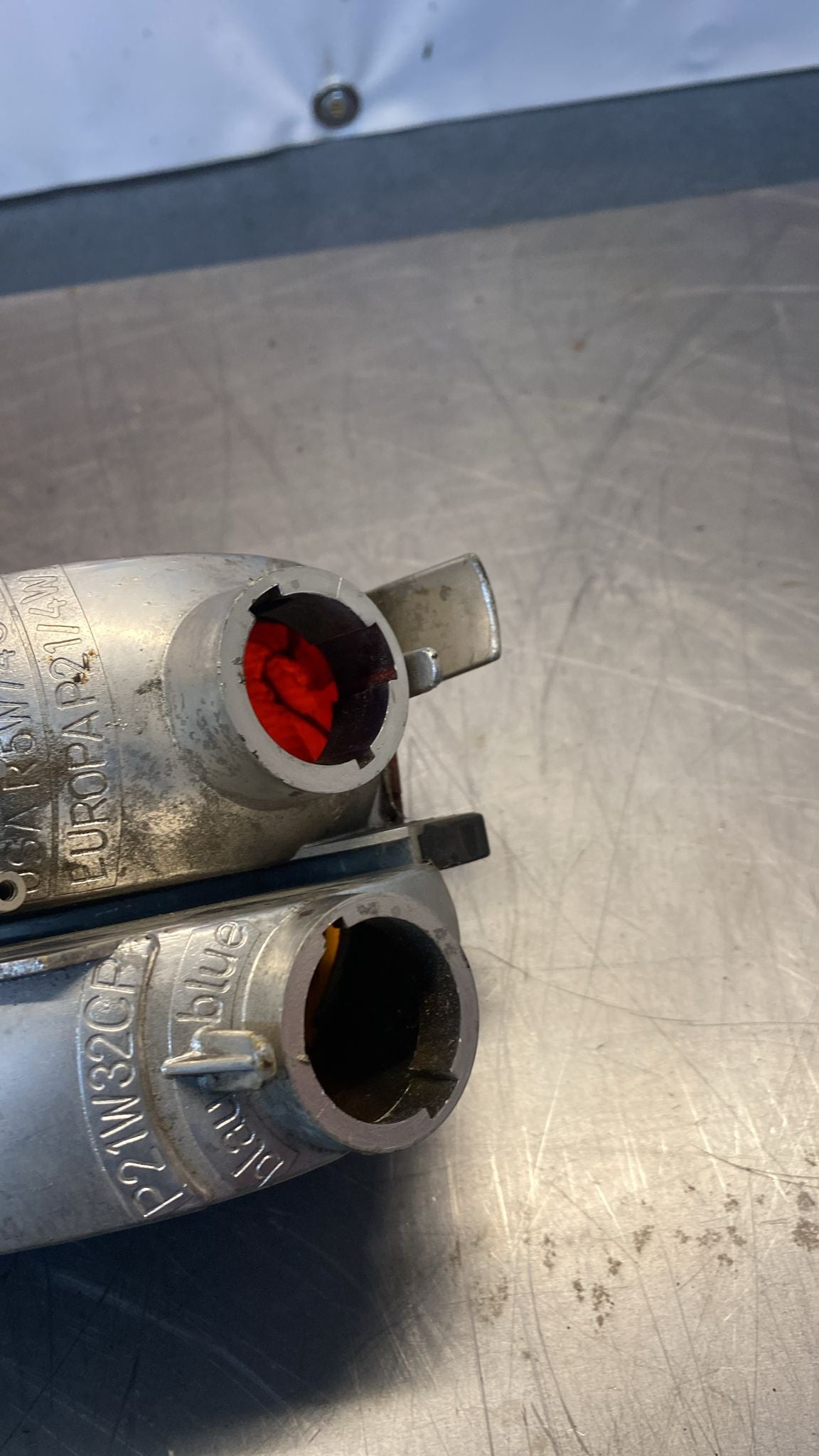 Porsche 928 rear right tail light, used, cracked 92863104400