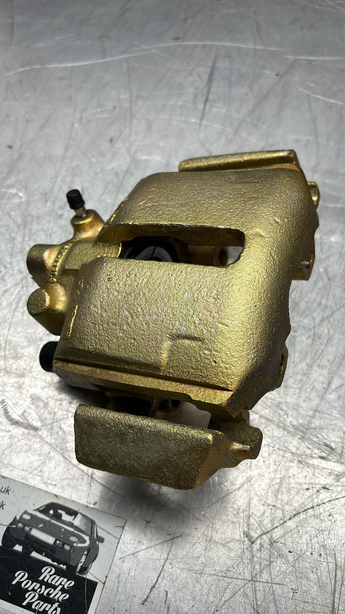 Porsche 928 S front right brake caliper, refurbished (exchange)