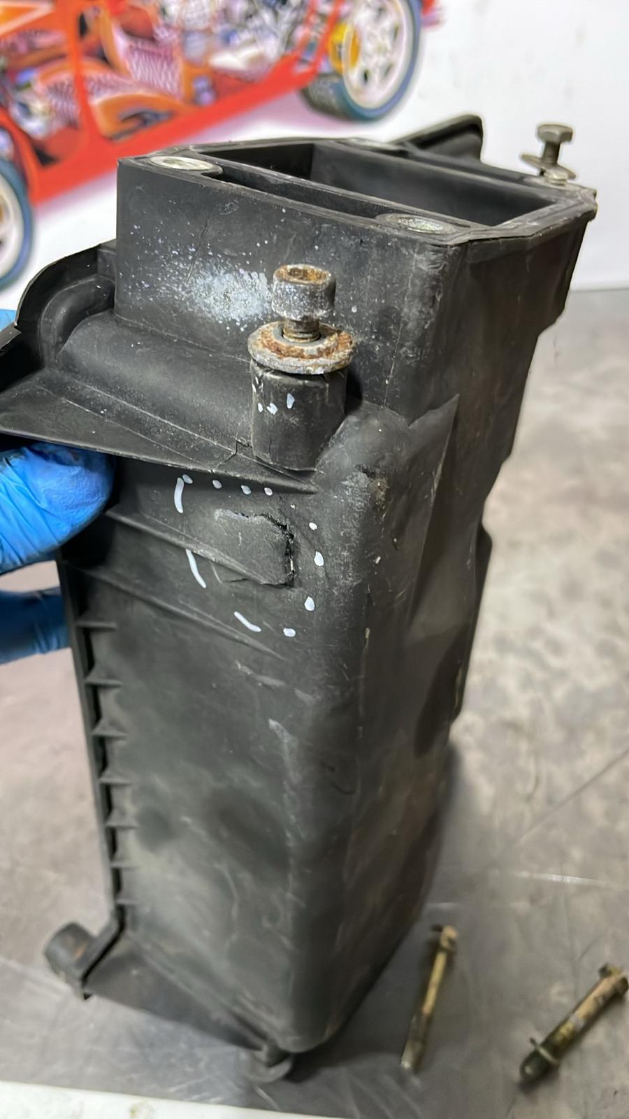 Porsche 944 Turbo air filter housing bottom part, 95111002102, used