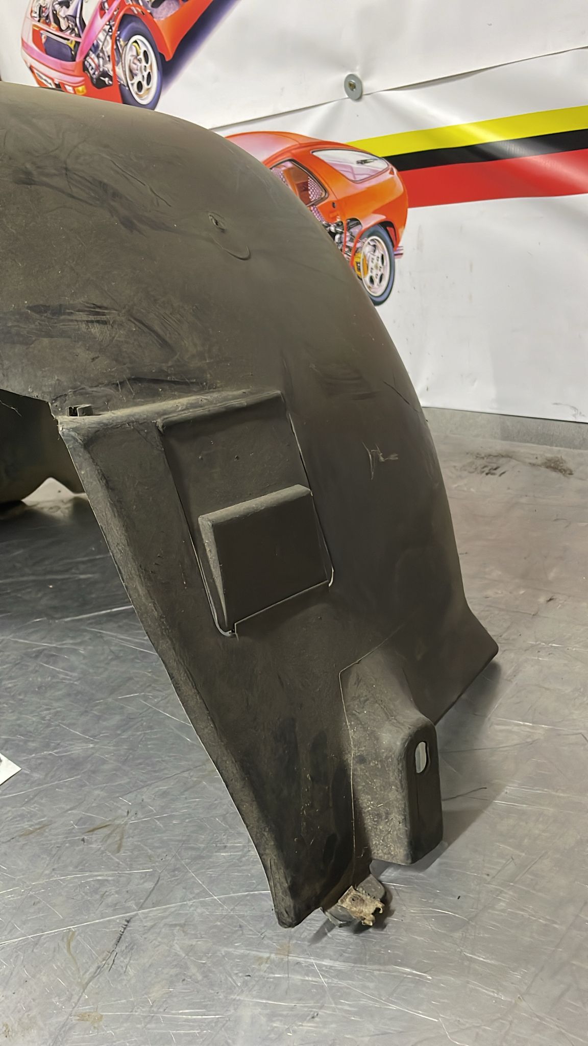 Porsche 944 from 85.5 arch liner Right, 94450438203, used