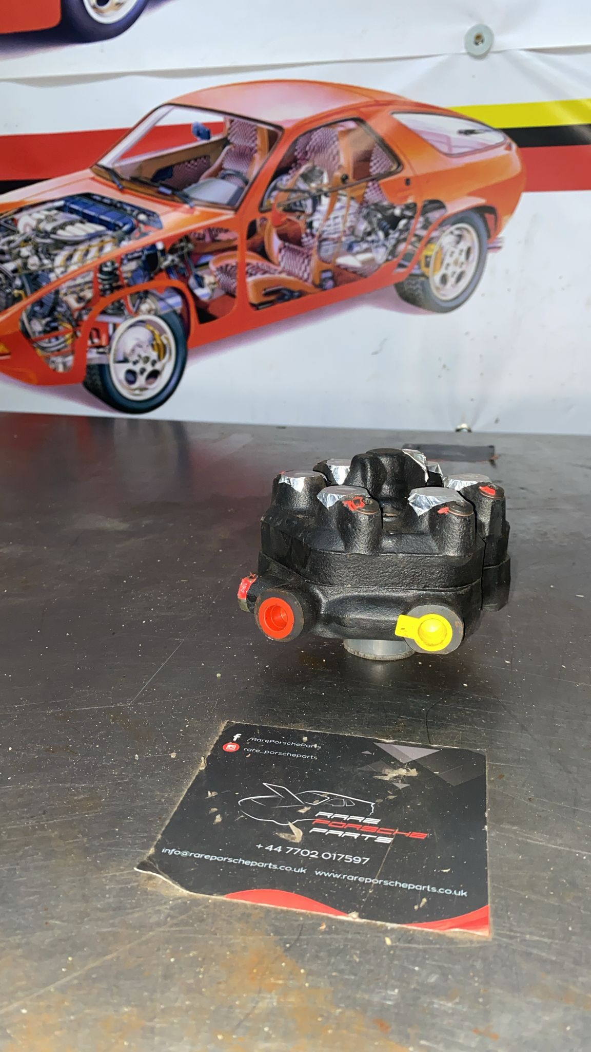 Porsche 911 fuel metering head, 0438100006, refurbished