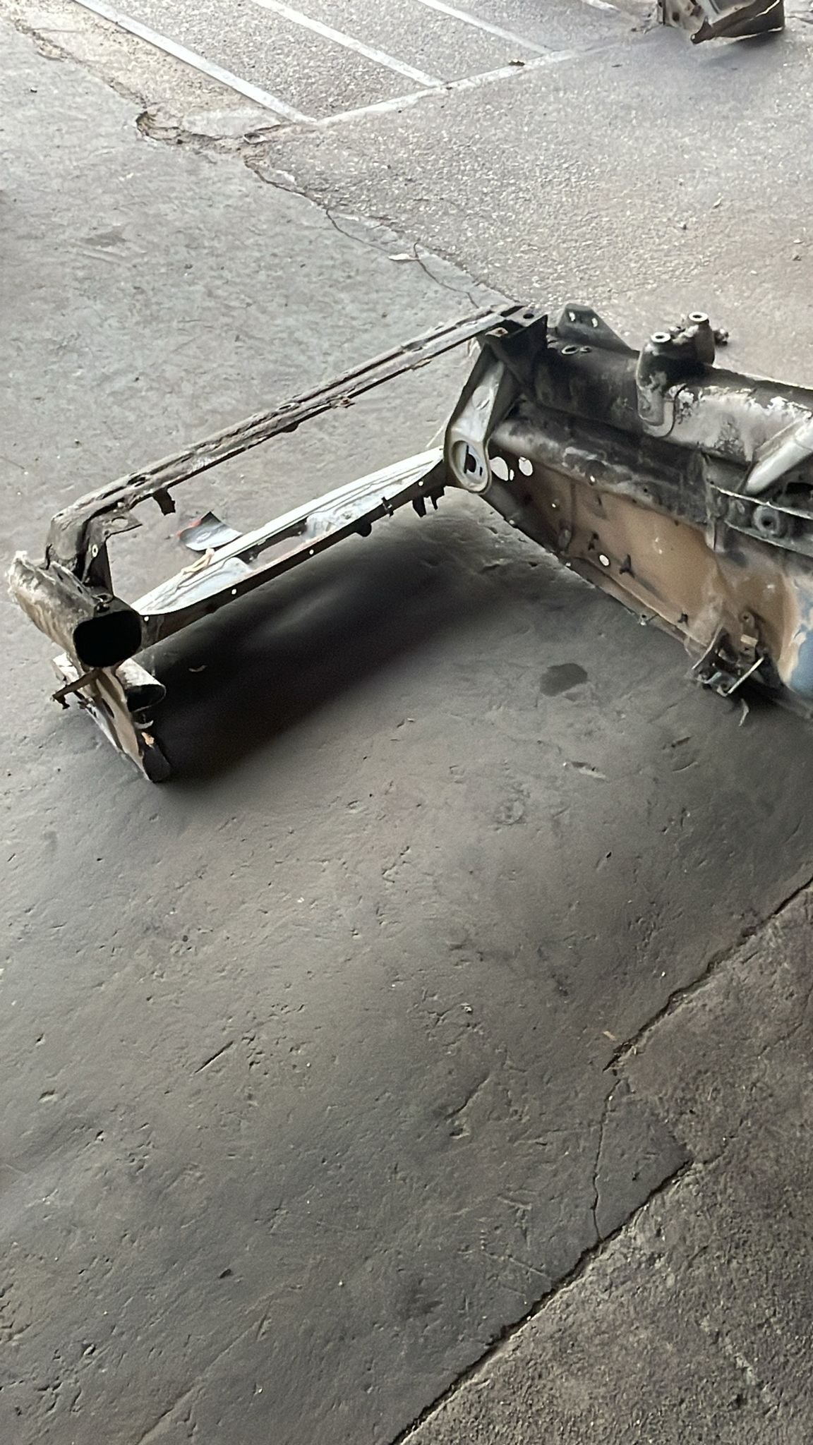 Porsche 928 front cut with left wheel housing 92850194905