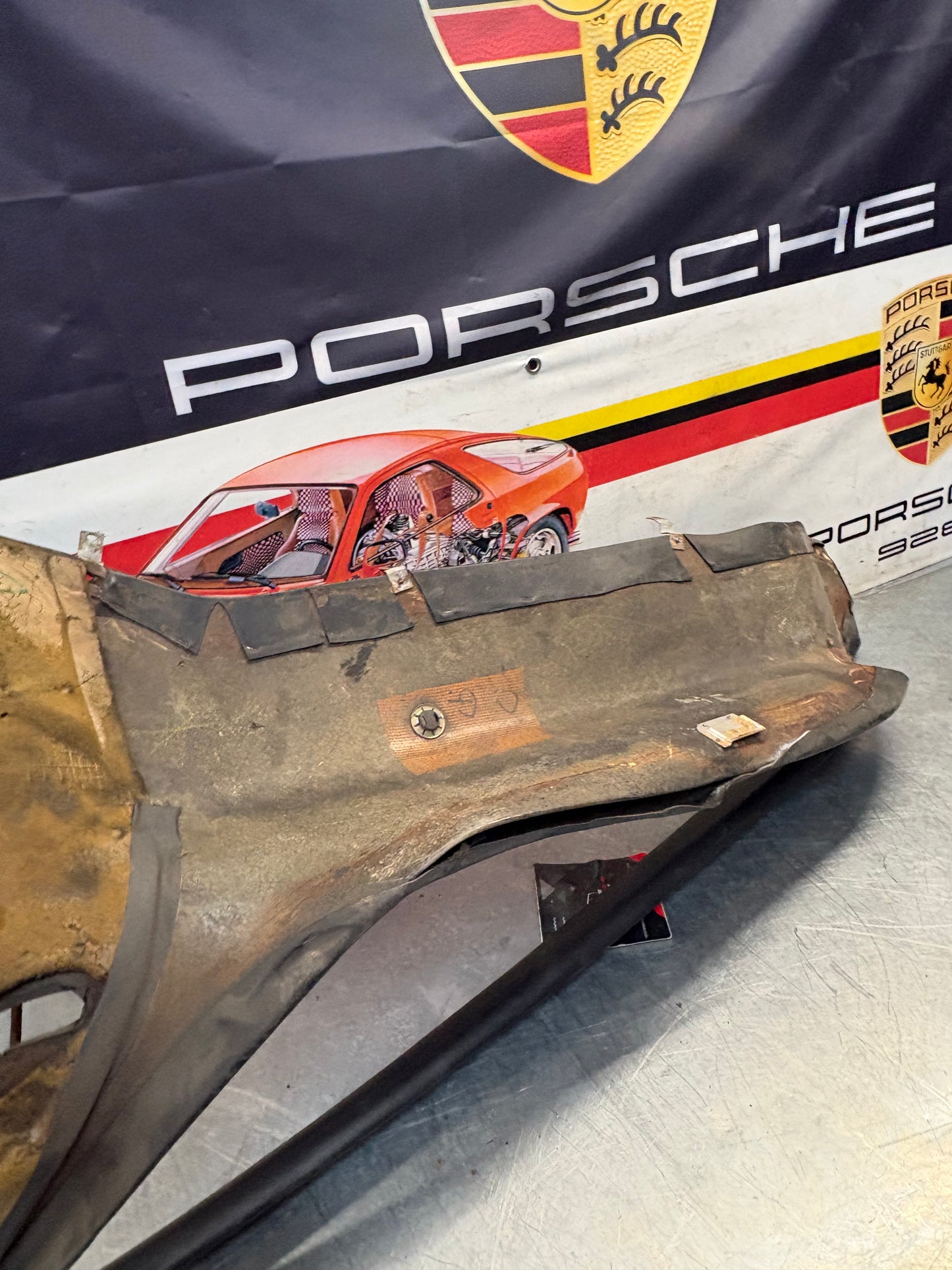 Porsche 928 right side lower side trim panel without loudspeaker, black used 92855502202