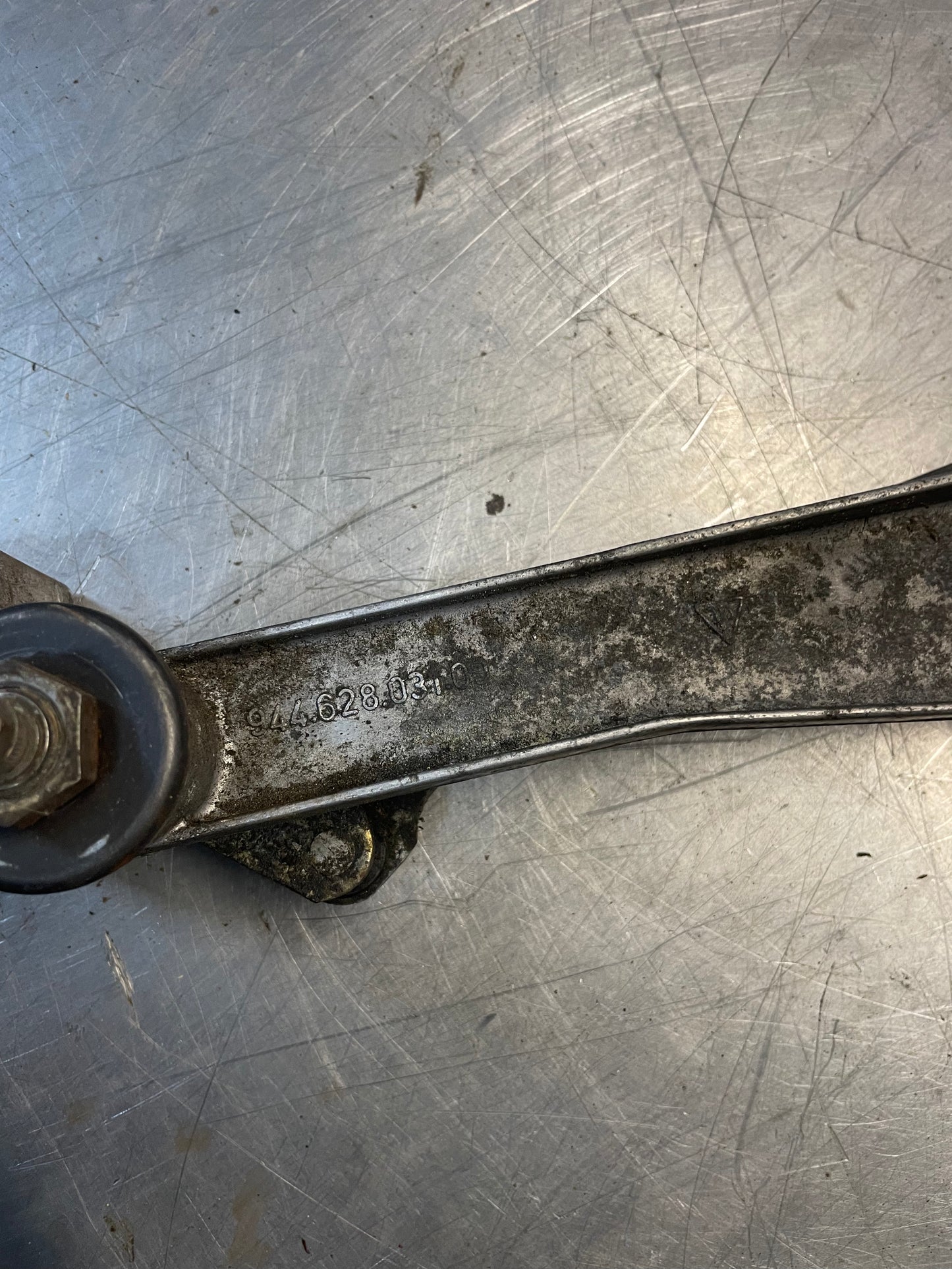 Porsche 944 windshield wiper mechanism, used 94462803100