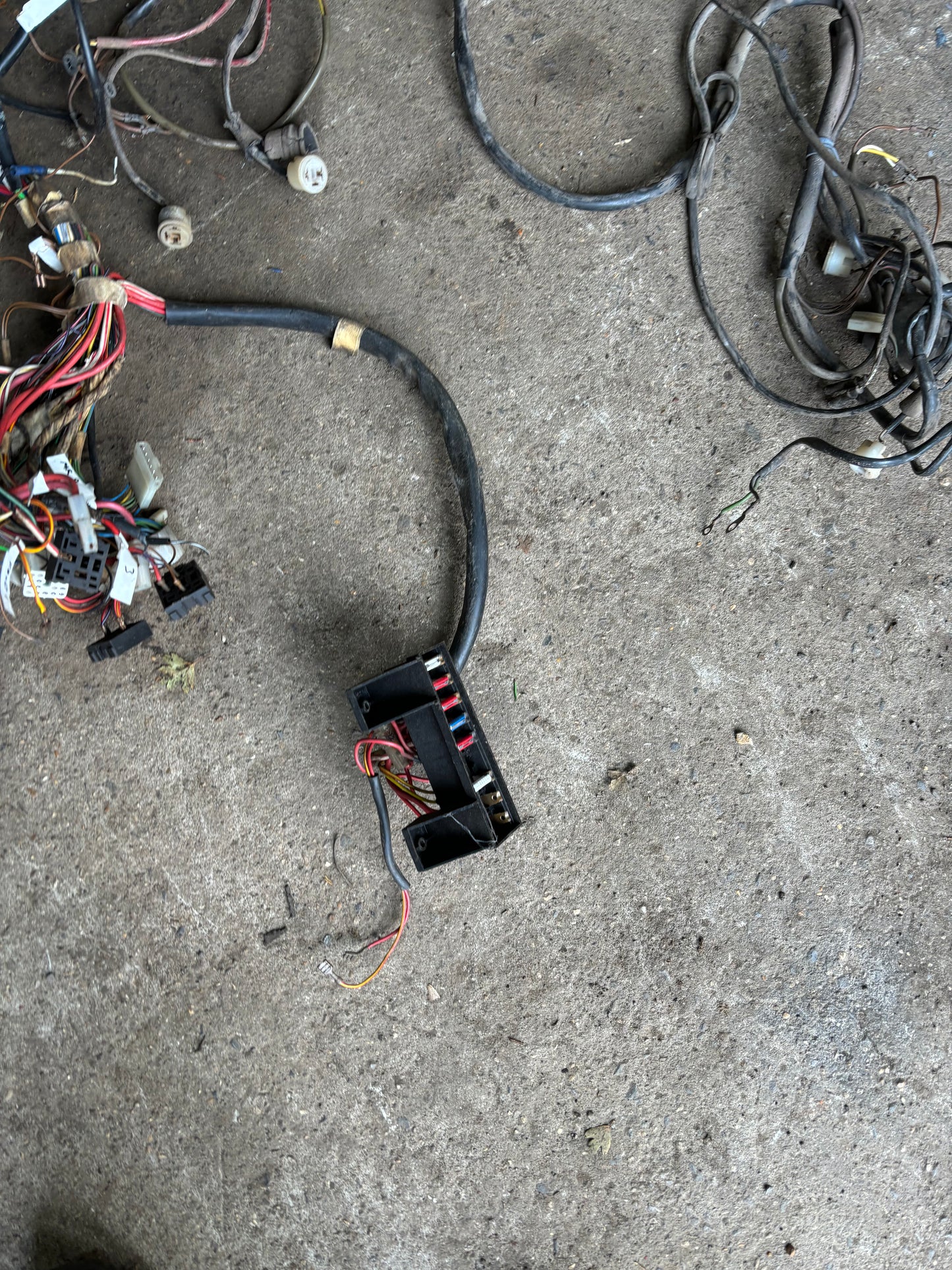 Porsche 944 1985, cruscotto quadrato, cablaggio vano motore, 104, usato