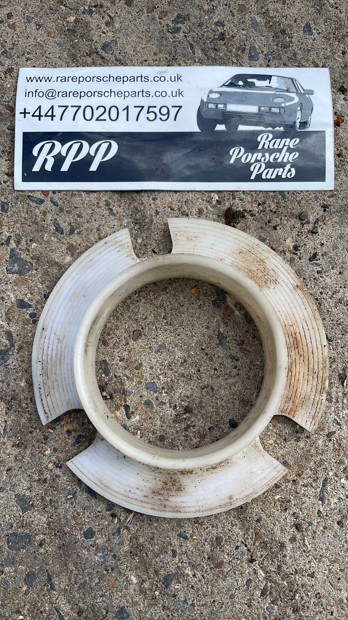 Porsche 981 718 Cayman Boxster, shock absorber centering ring, 98133350900, used