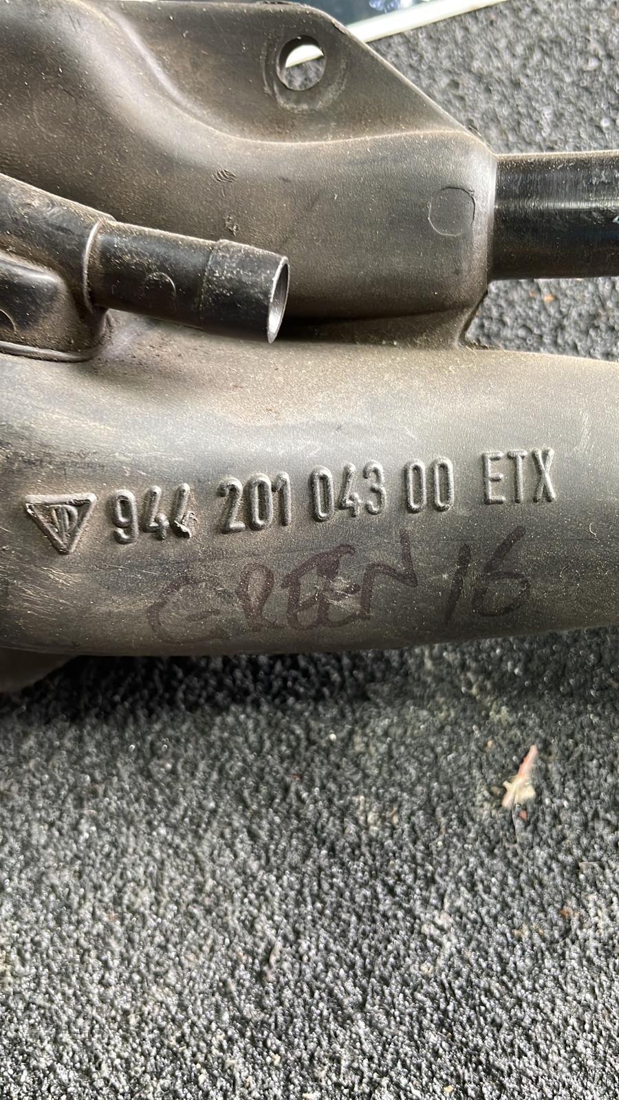 1989-1995 Porsche 944s2 968 Tubo di riempimento carburante 94420104300 usato