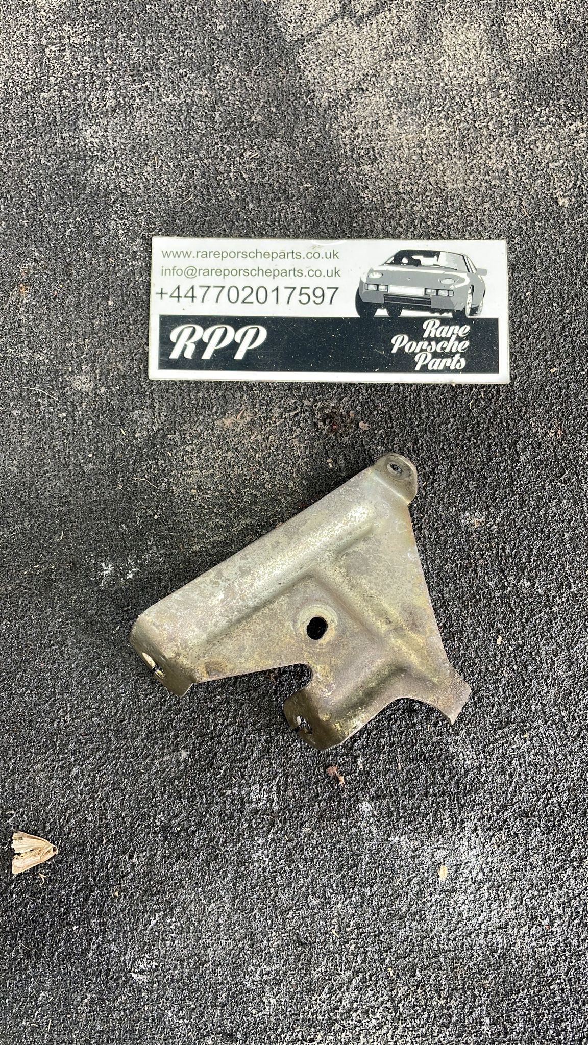 Porsche 944 (1982-1985.5) Inlet Manifold Mounting Bracket 94411016104, used