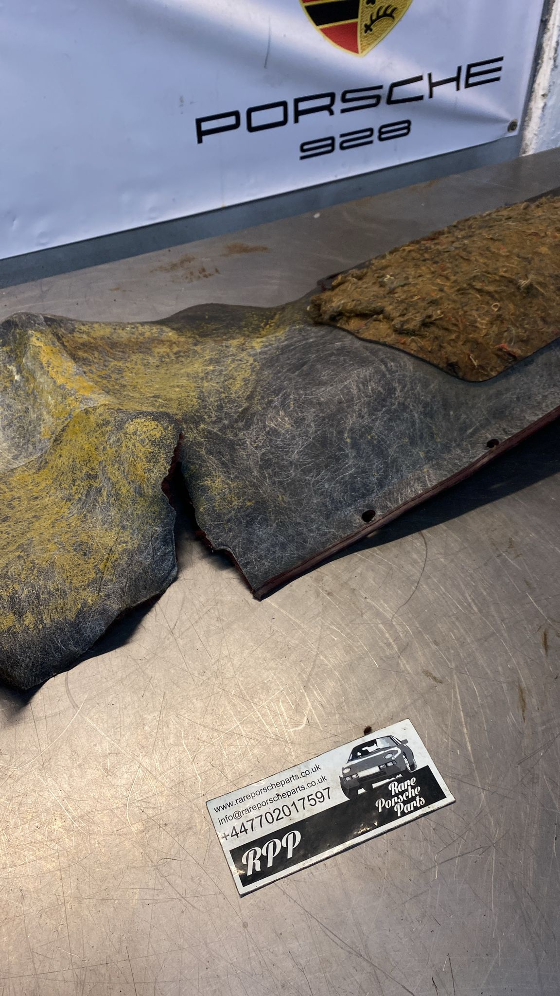 Porsche 924/944 85.5- rear right side trim carpet, burgundy, 94455508402, used