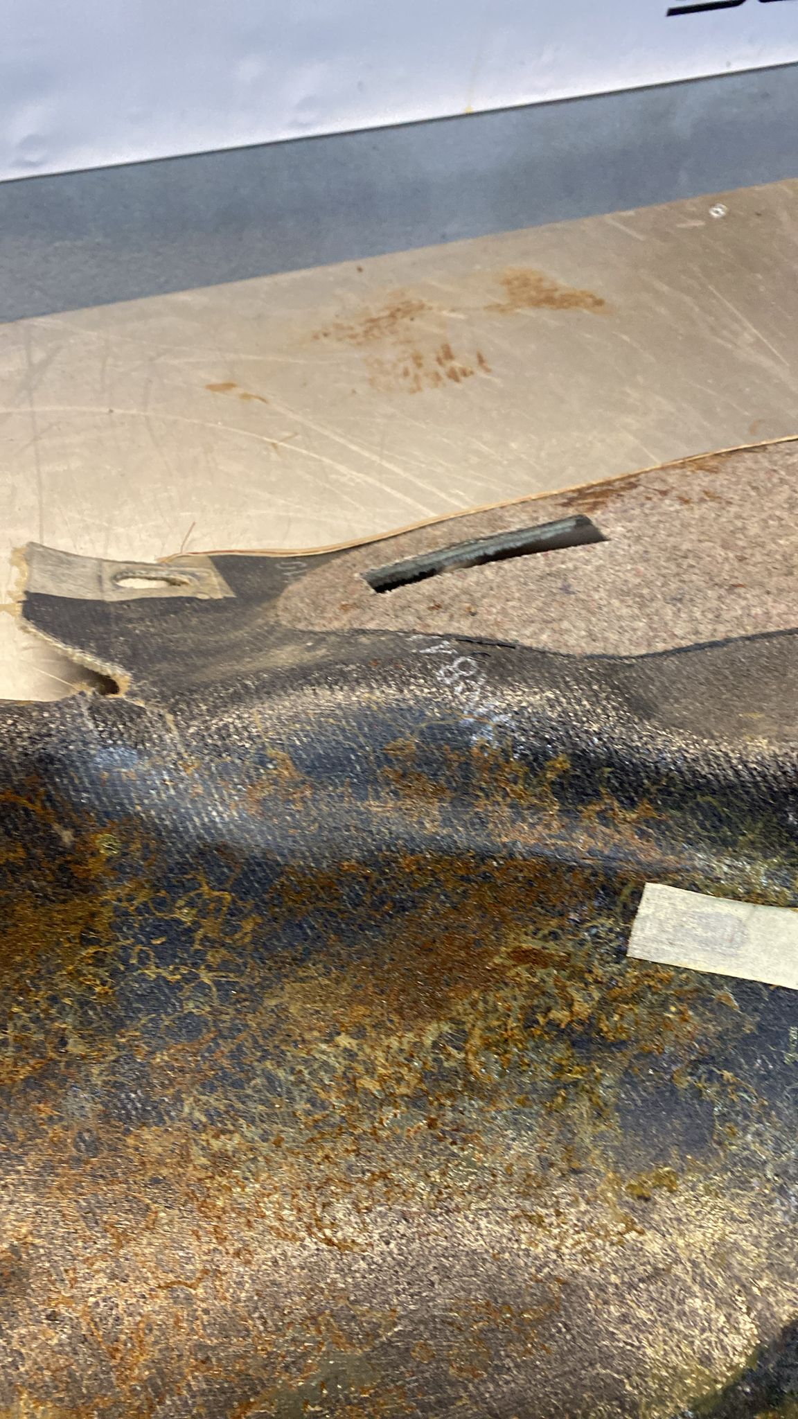 Porsche 924/944 -85.5 rear left side trim carpet, beige, 944555083, used